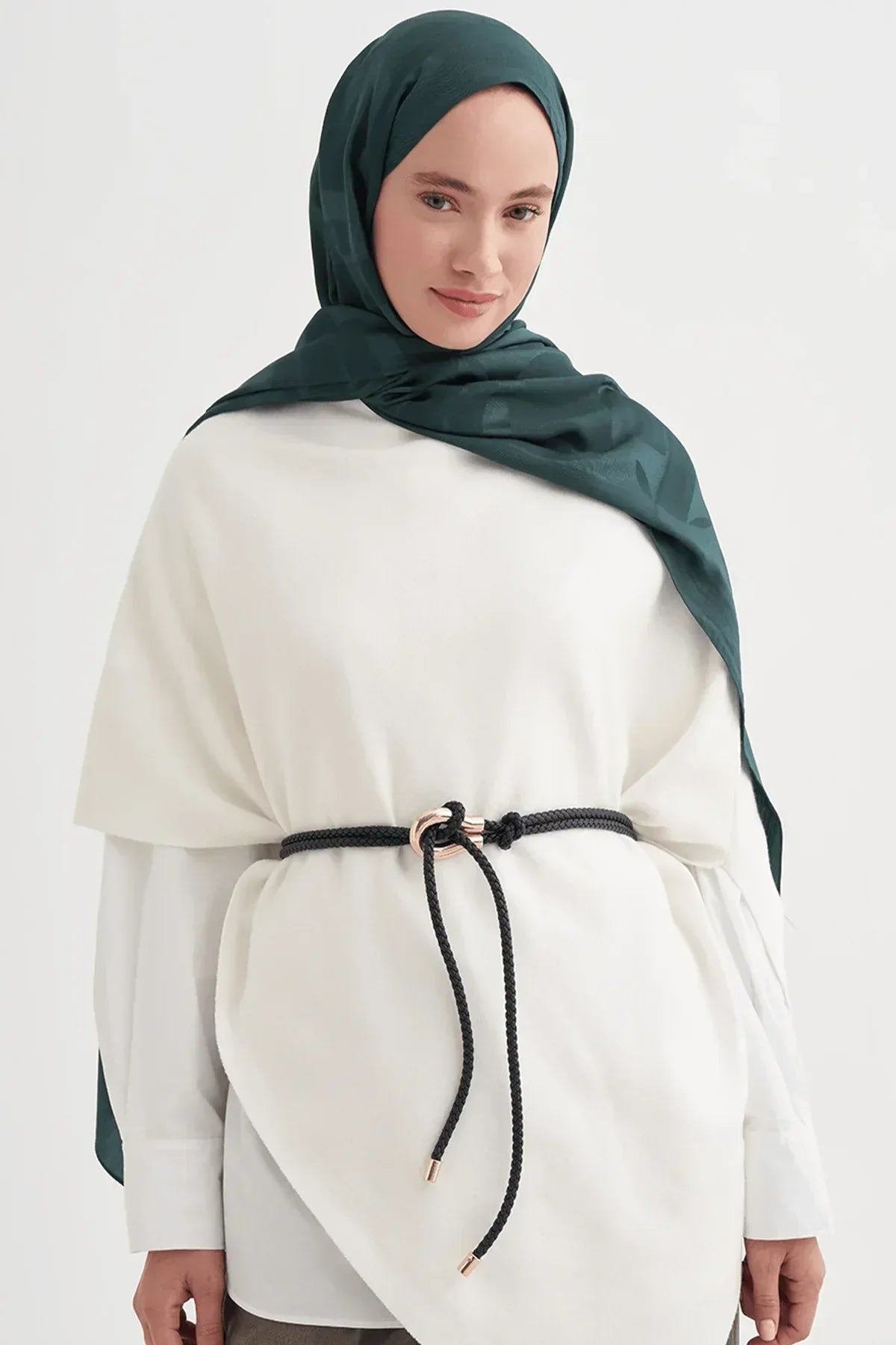 geometric-pattern-liora-cotton-scarf-petrol-5428_250a287d-d5b4-4033-80df-f2129951ee1f - Carell Hijab