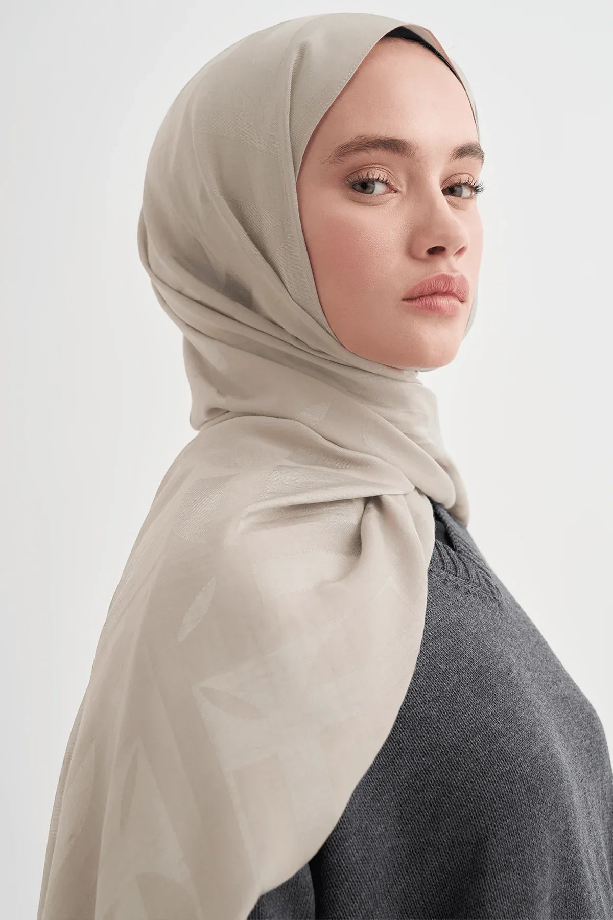 geometric-pattern-liora-cotton-scarf-silver-5510 - Carell Hijab