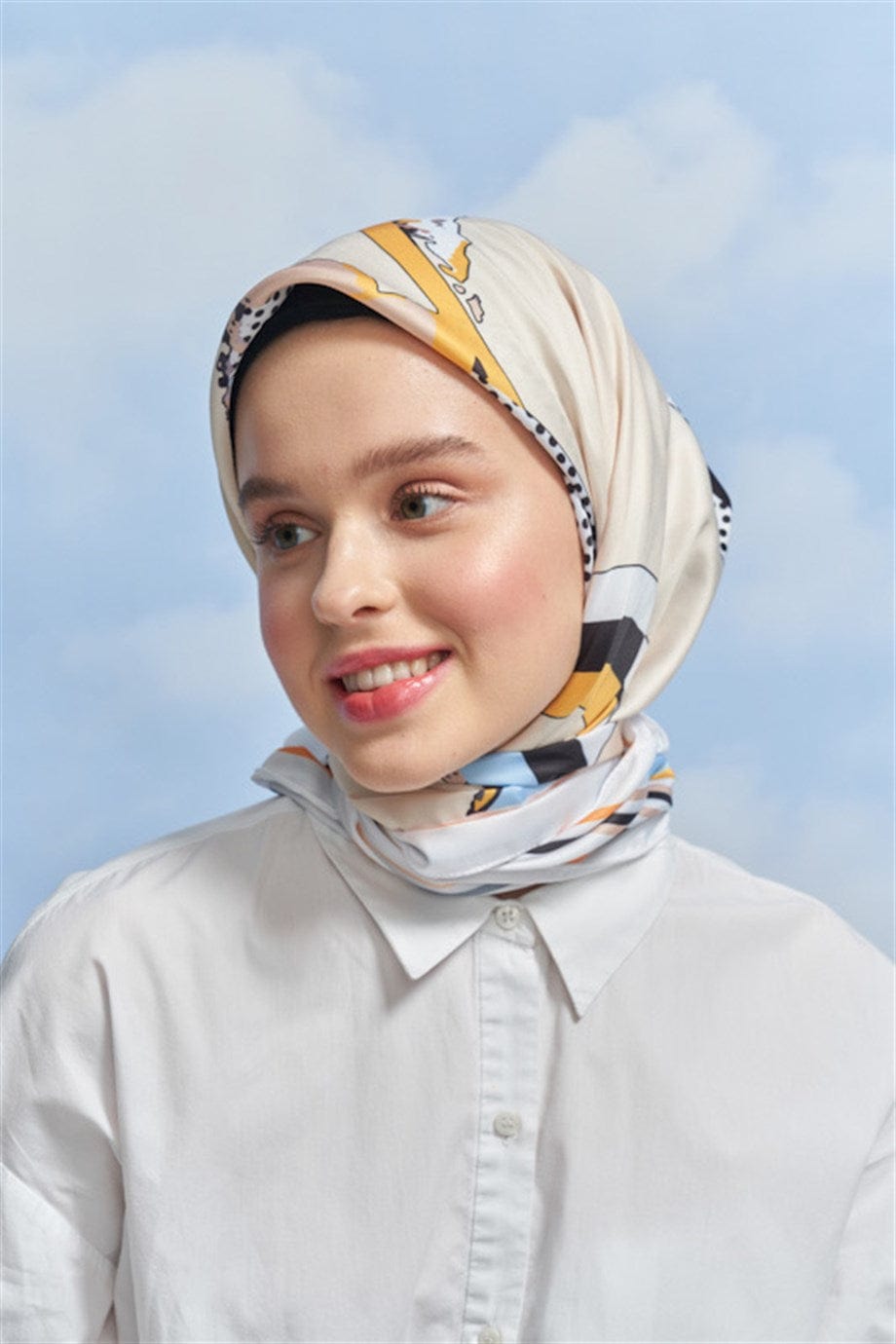 geometric-pattern-twill-square-scarf-beige-1928.jpg