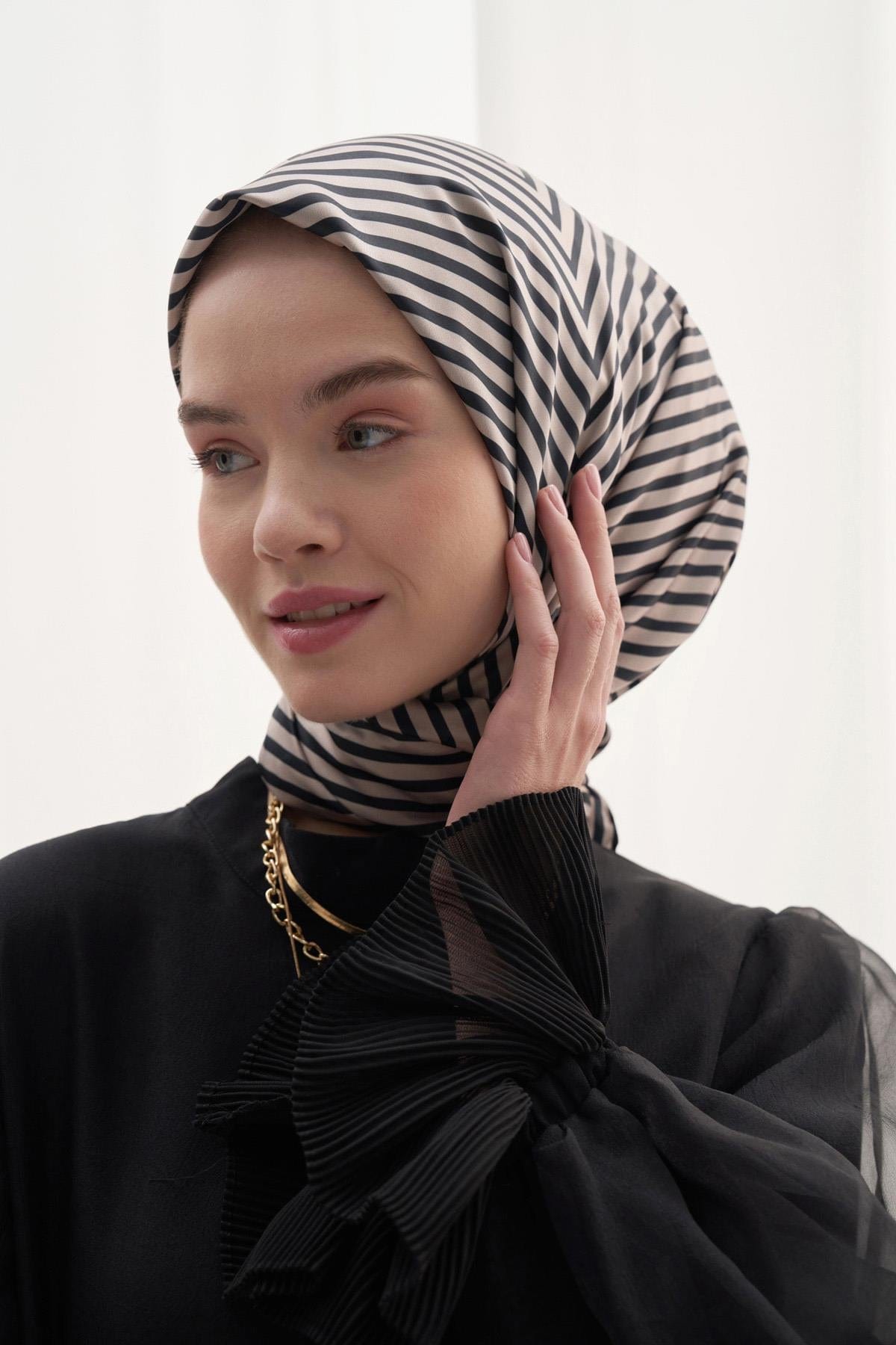 geometric-pattern-twill-square-scarf-black-1250.jpg