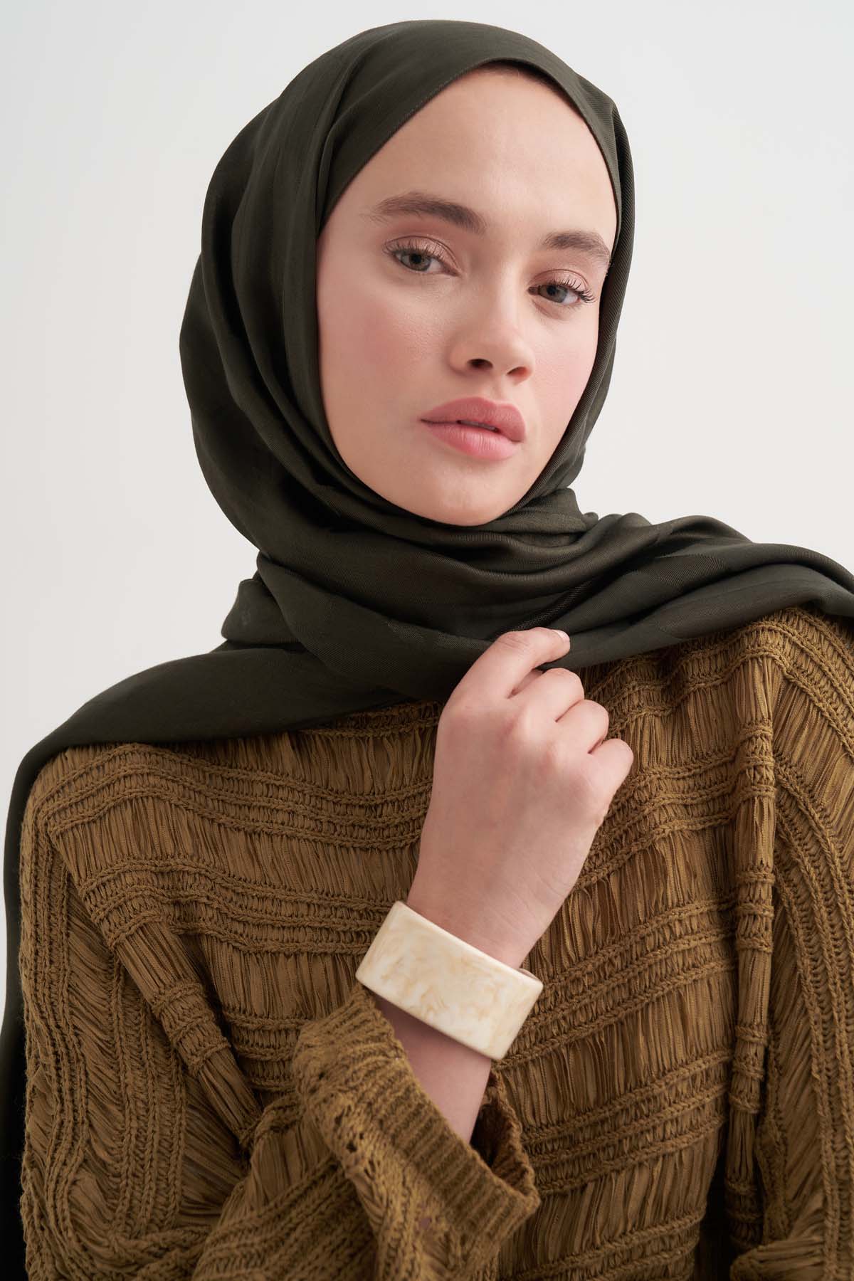 geometrik-pattern-liora-cottton-scarf-army-green-3724.jpg
