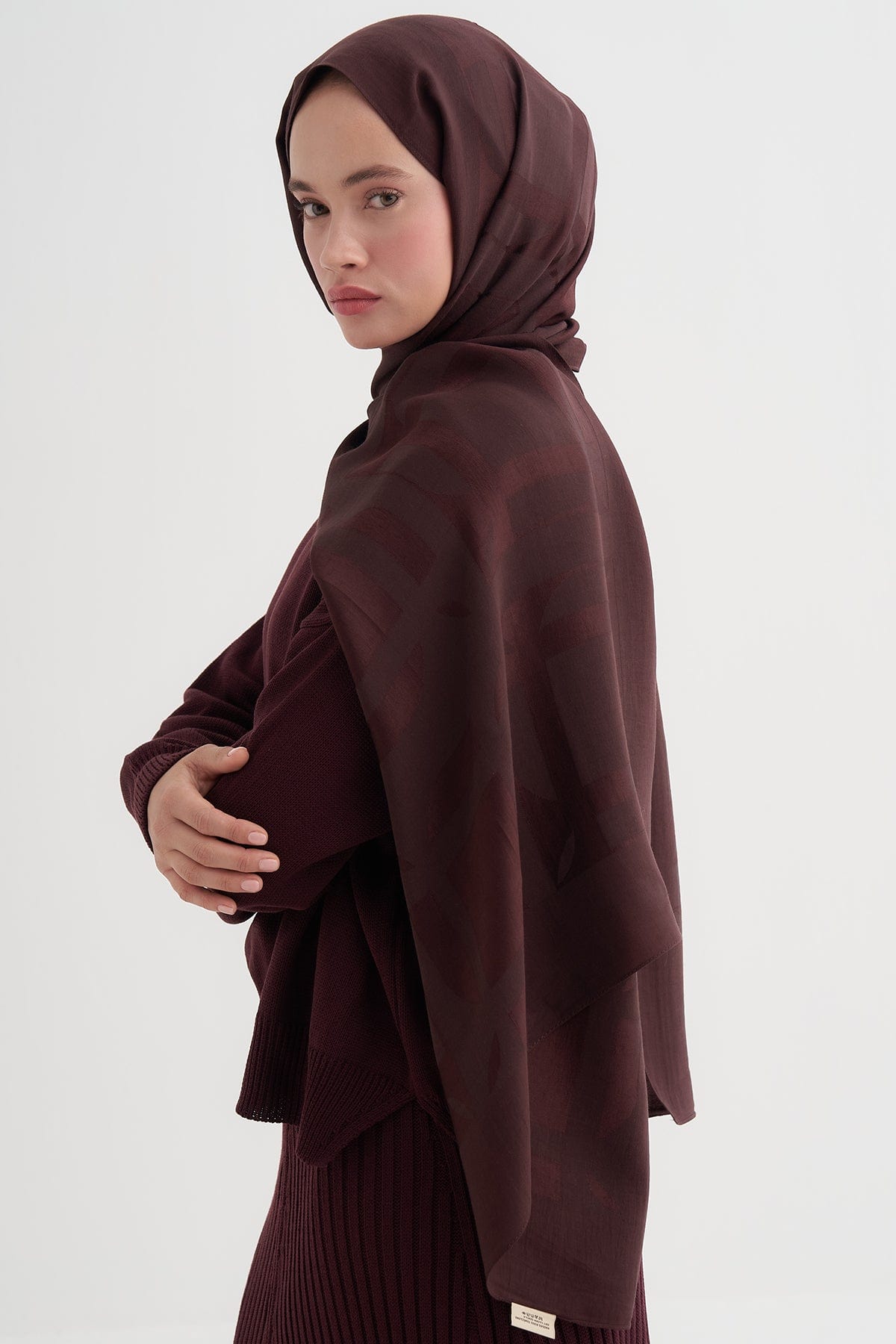 geometrik-pattern-liora-cottton-scarf-damson-3705.jpg