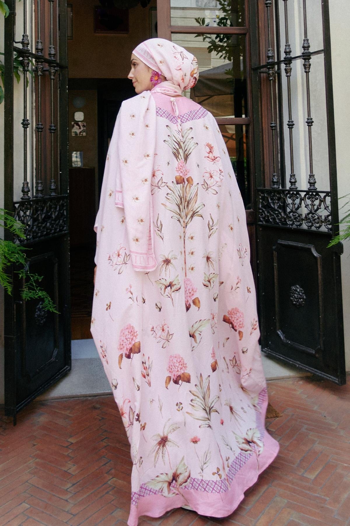 glow-viscose-abaya-candy-pink-1589.jpg