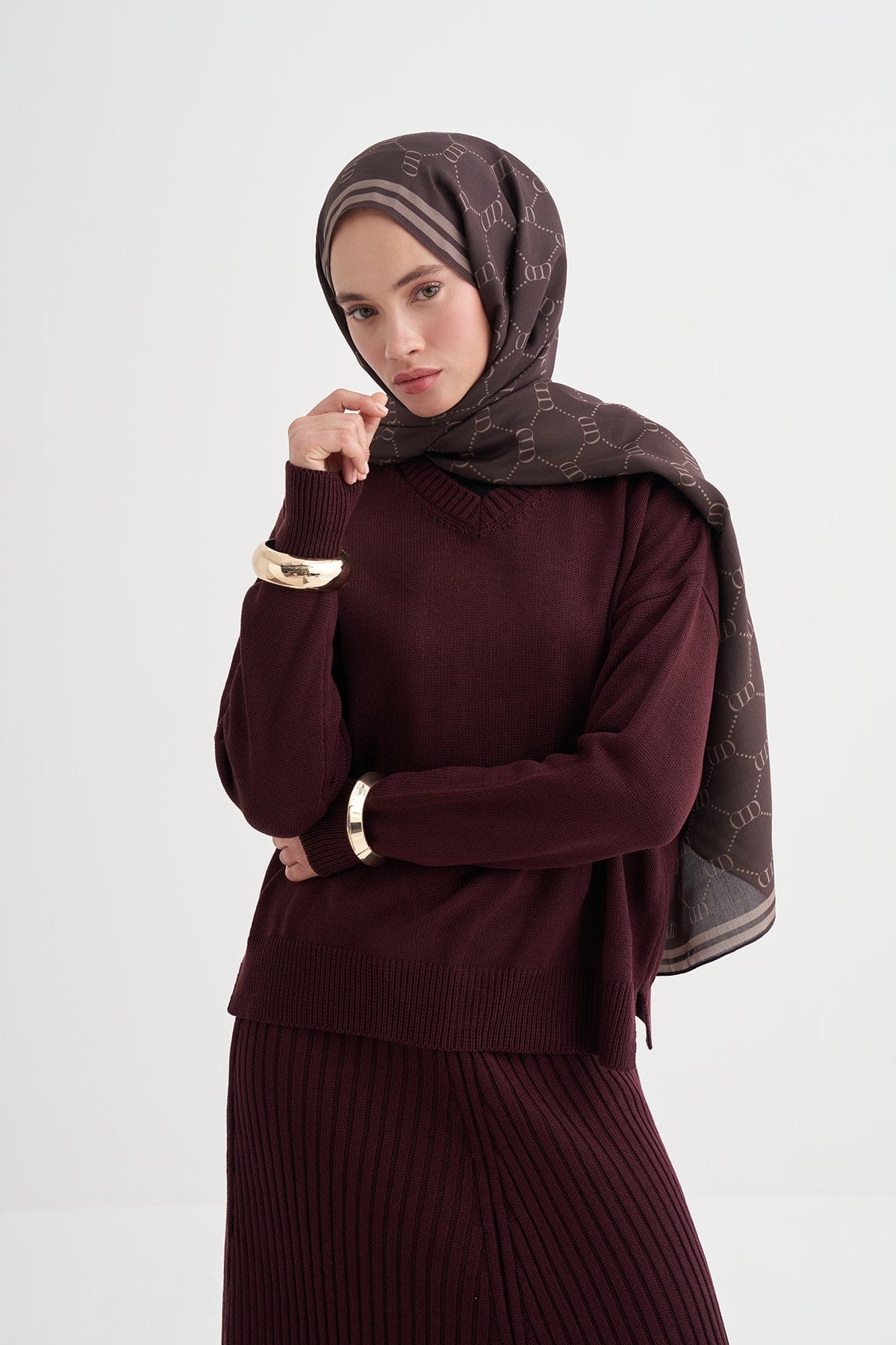 grace-monogram-viscose-scarf-dark-brown-3958.jpg