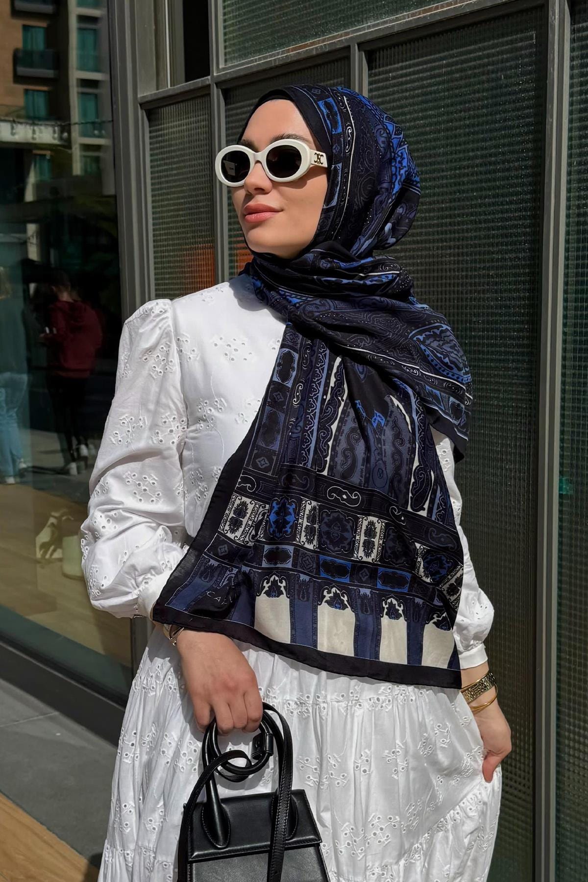 guzide-mertcan-s-choice-is-deep-early-silk-scarf-indigo-2867.jpg