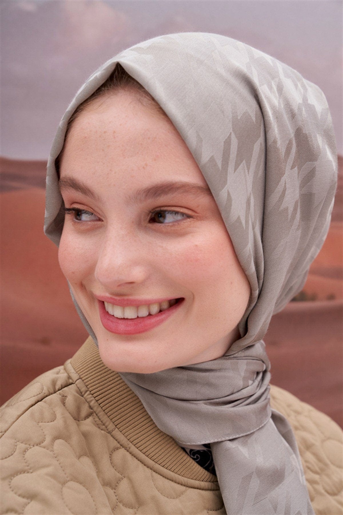 houndstooth-jacquard-italian-silk-scarf-light-gray-494.jpg