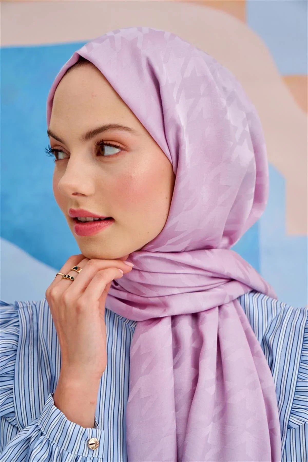 houndstooth-jacquard-italian-silk-scarf-lilac-3059_cb718f0f-aeea-438f-89b0-2a4d16754879.jpg