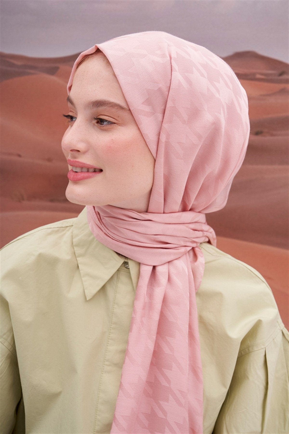 houndstooth-jacquard-italian-silk-scarf-powder-pink-503.jpg