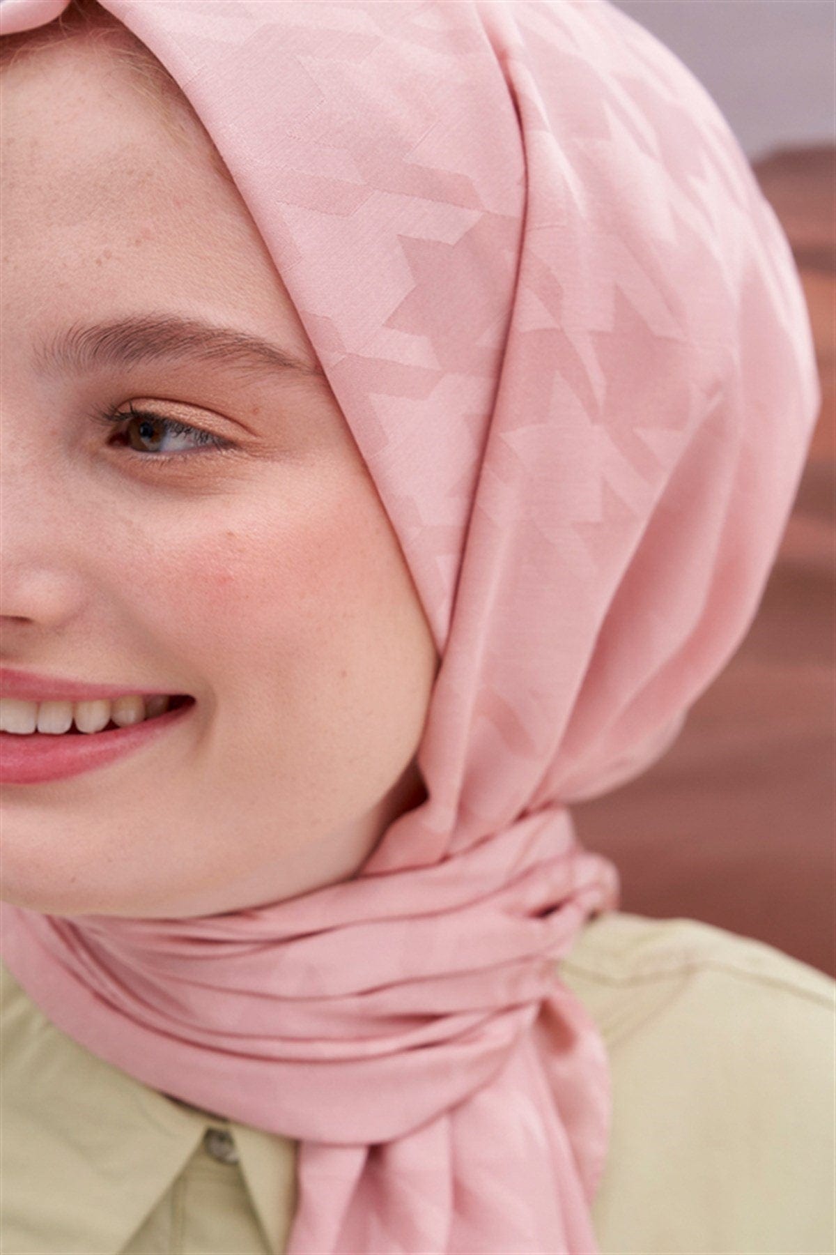 Houndstooth Jacquard Italian Silk Scarf Powder Pink