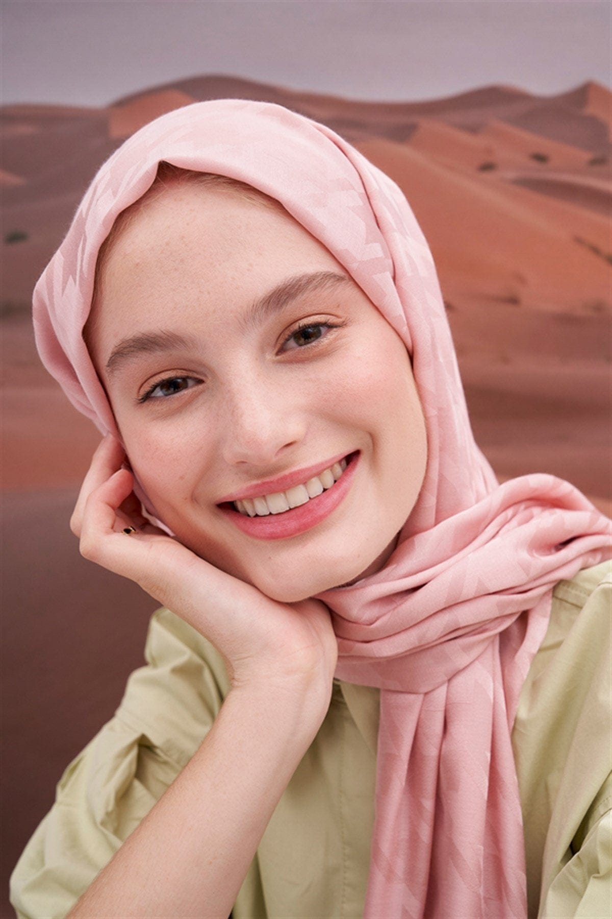 Houndstooth Jacquard Italian Silk Scarf Powder Pink