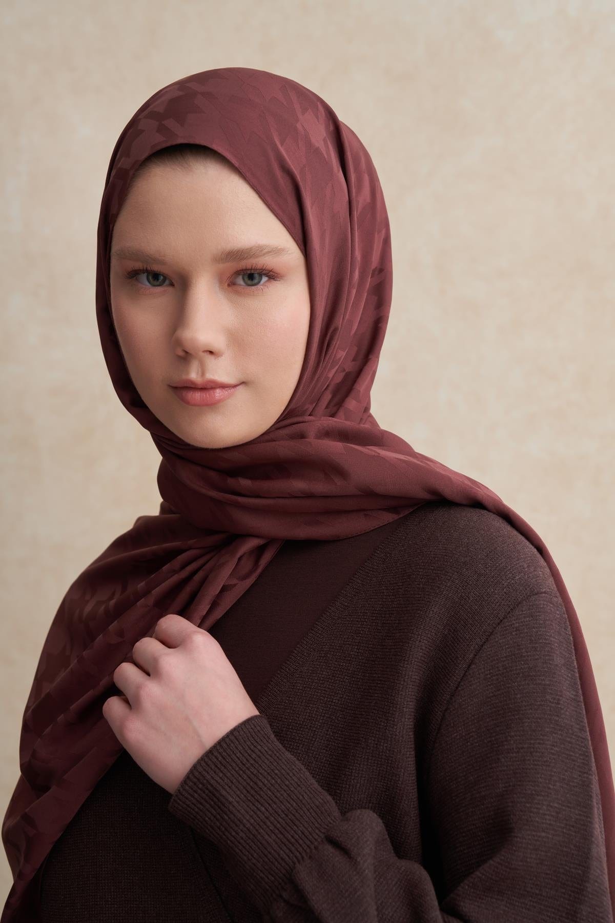 Houndstooth Pattern Cotton Silk Scarf Auburn