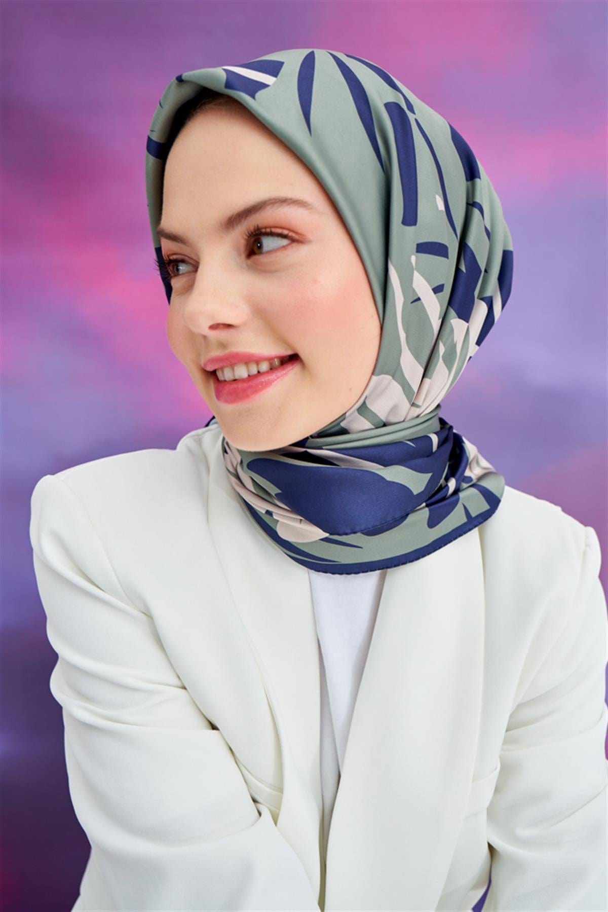 Isabel Pattern Twill Square Scarf Deep Blue