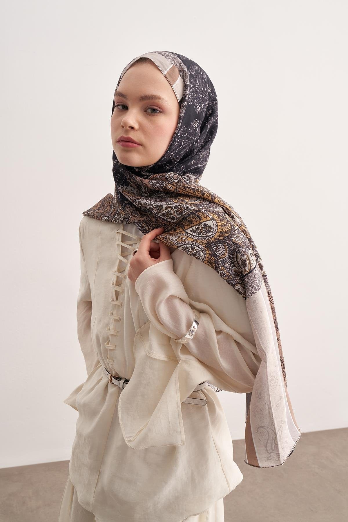Ivory Vela Viscose Scarf Mink