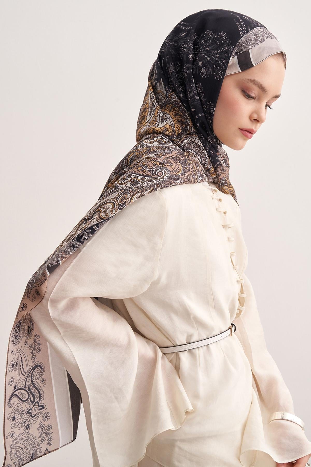 ivory-vela-viscose-scarf-mink-2066_12a1dc32-670d-48eb-9f40-a1a27124c9fb.jpg