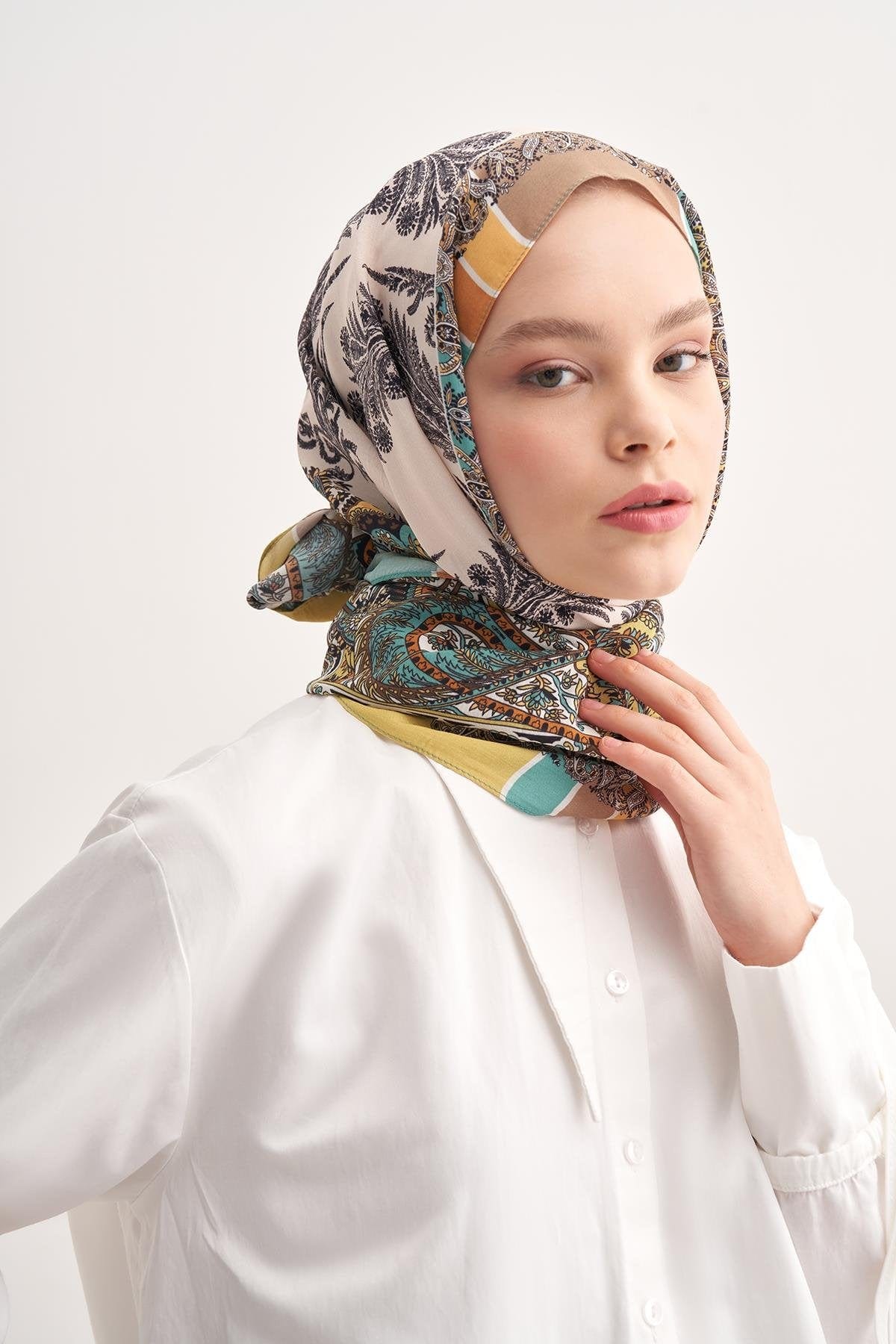 Ivory Vela Viscose Scarf Soft Green