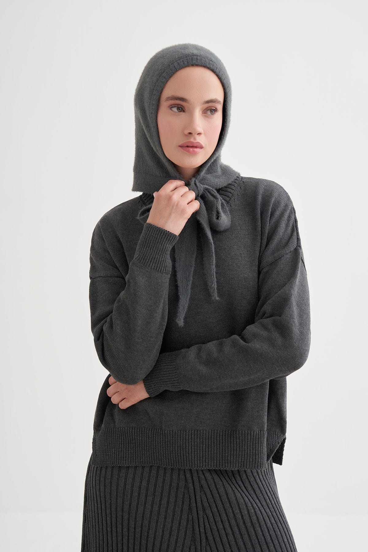 knit-balaclava-anthracite-3856.jpg