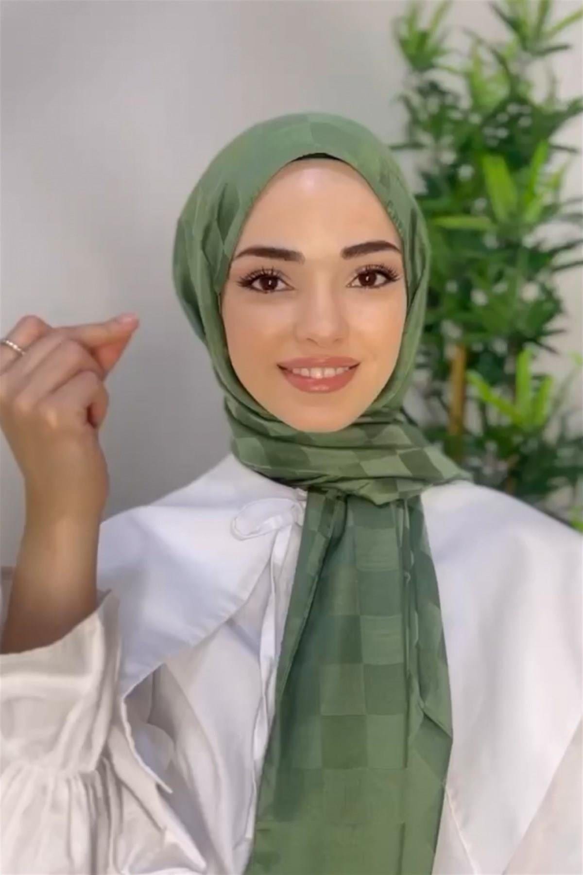 Kubra Koc's Choice: Checkered Jacquard Italian Silk Scarf Evergreen