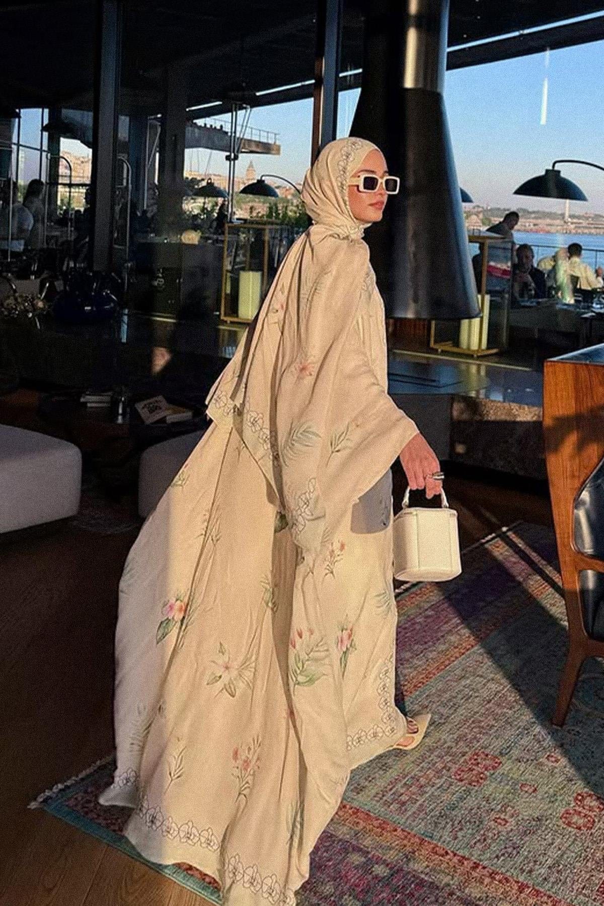 Kübra Koç’s Choice: Rosmina Viscose Kaftan Cream