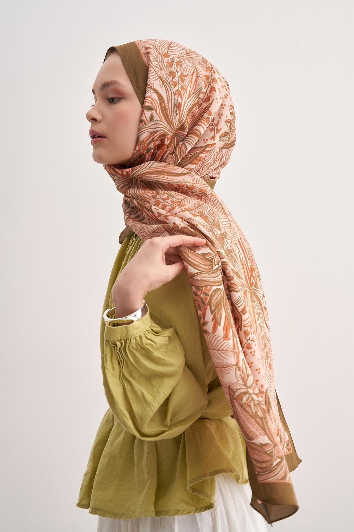 Lily Vela Viscose Scarf Hazel