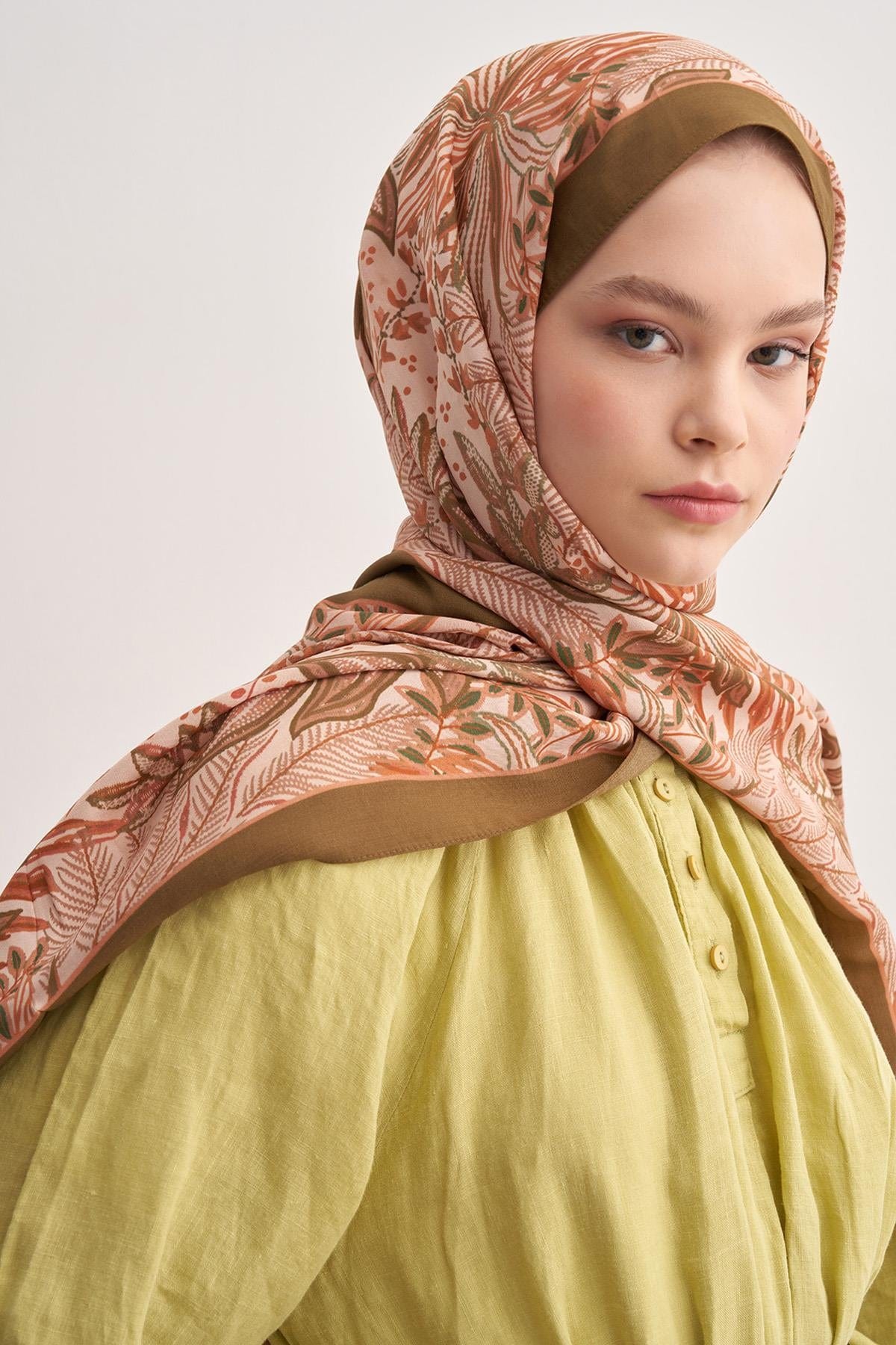 lily-vela-viscose-scarf-hazel-2315.jpg