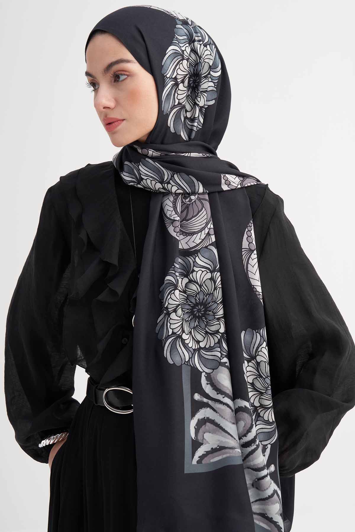 Lilya Incira Viscose Scarf Black
