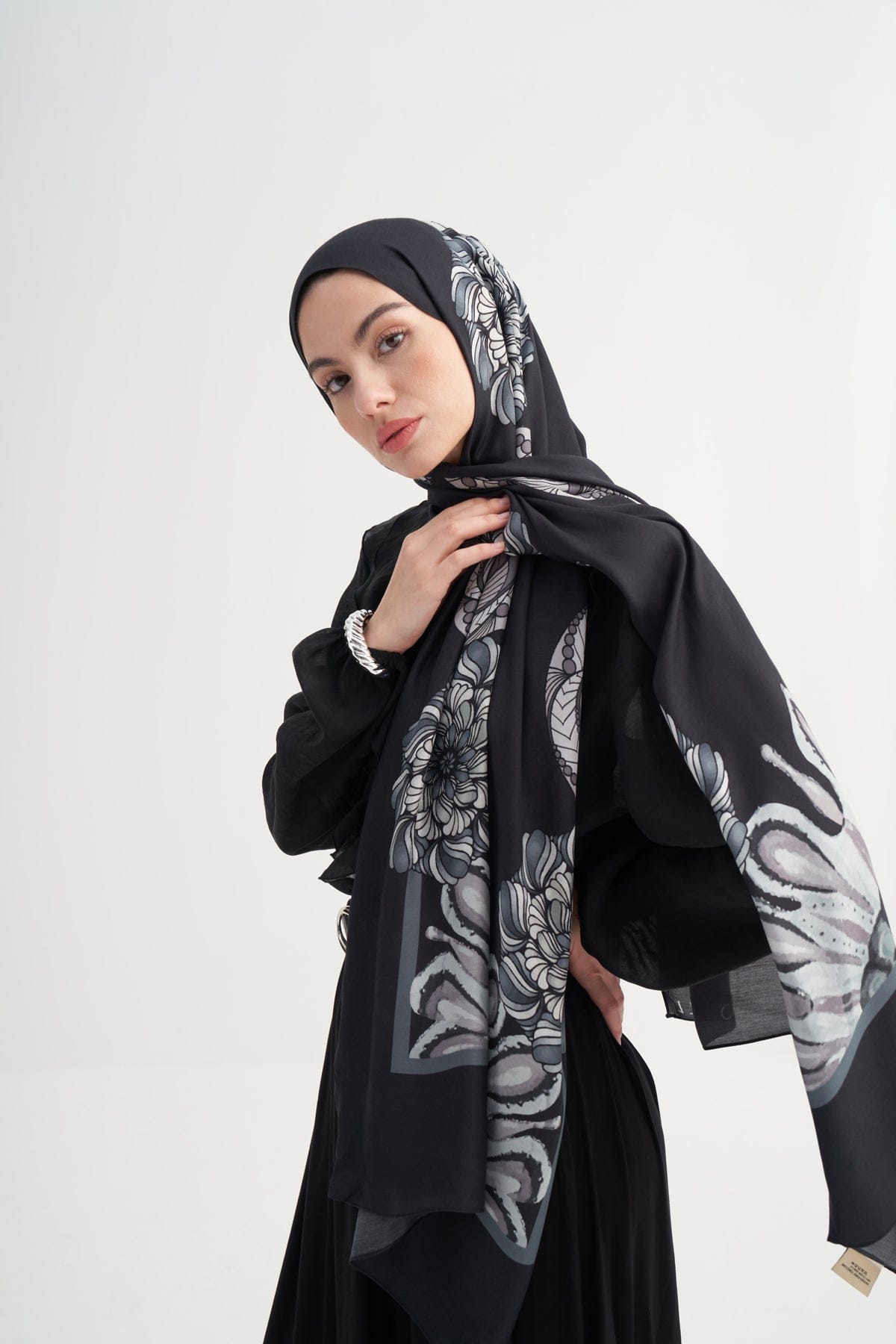 Lilya Incira Viscose Scarf Black