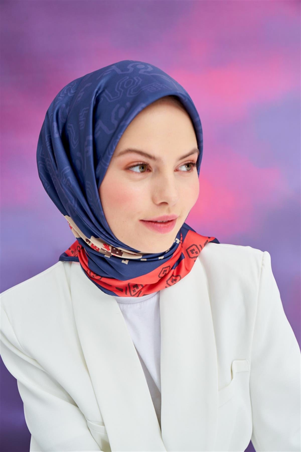 lilya-pattern-twill-square-scarf-deep-blue-1315_f9aa0bff-3dc3-4775-b79d-0670cb368039.jpg