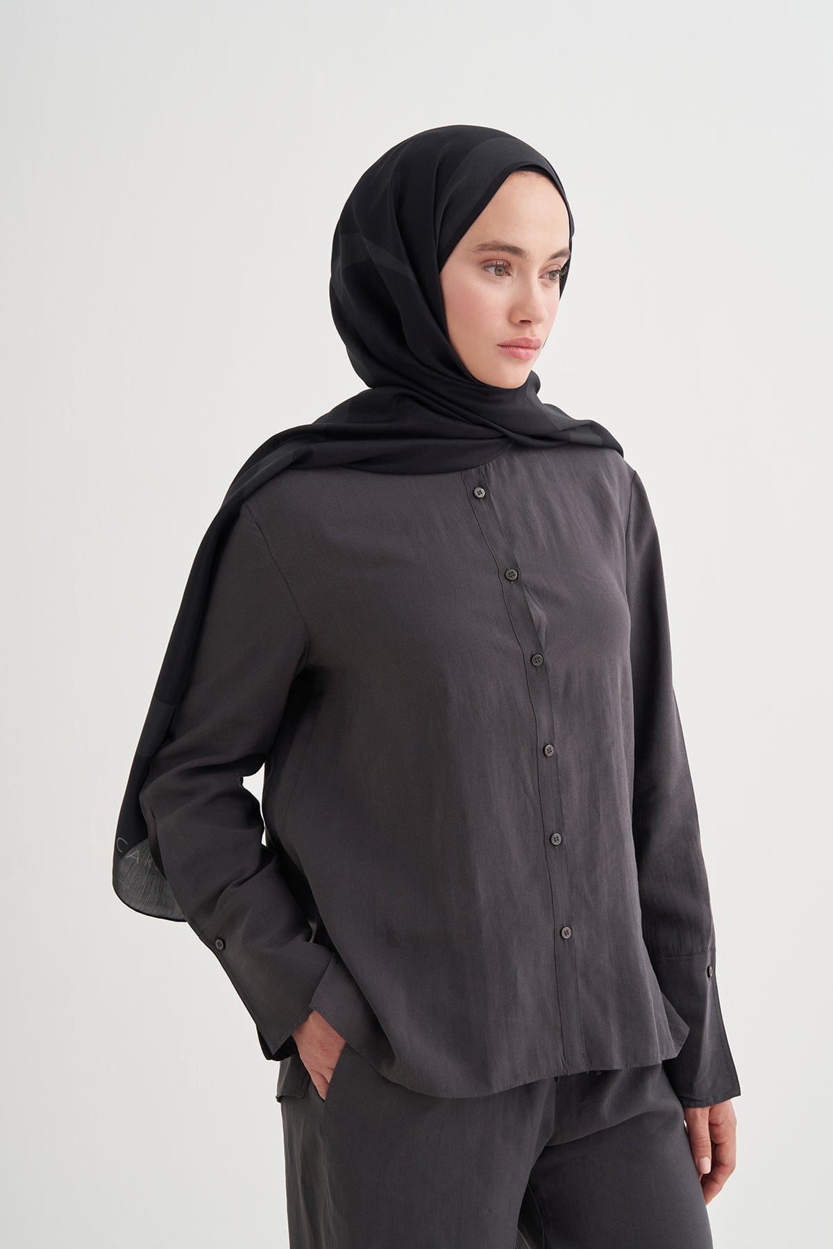 Linea Monogram Viscose Scarf Anthracite