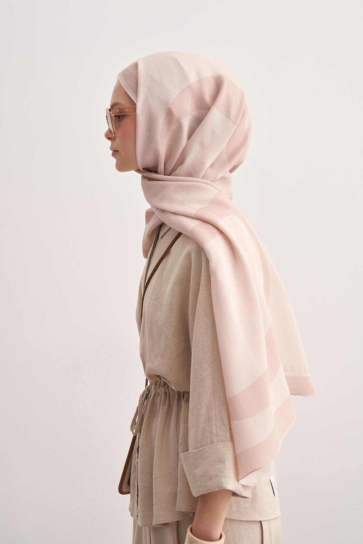 linea-monogram-viscose-scarf-beige-1510.jpg