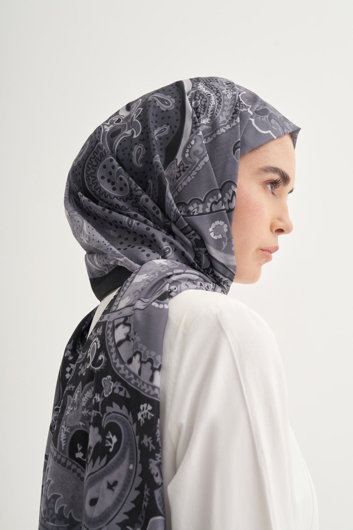 liora-nilla-cotton-scarf-gray-3342.jpg