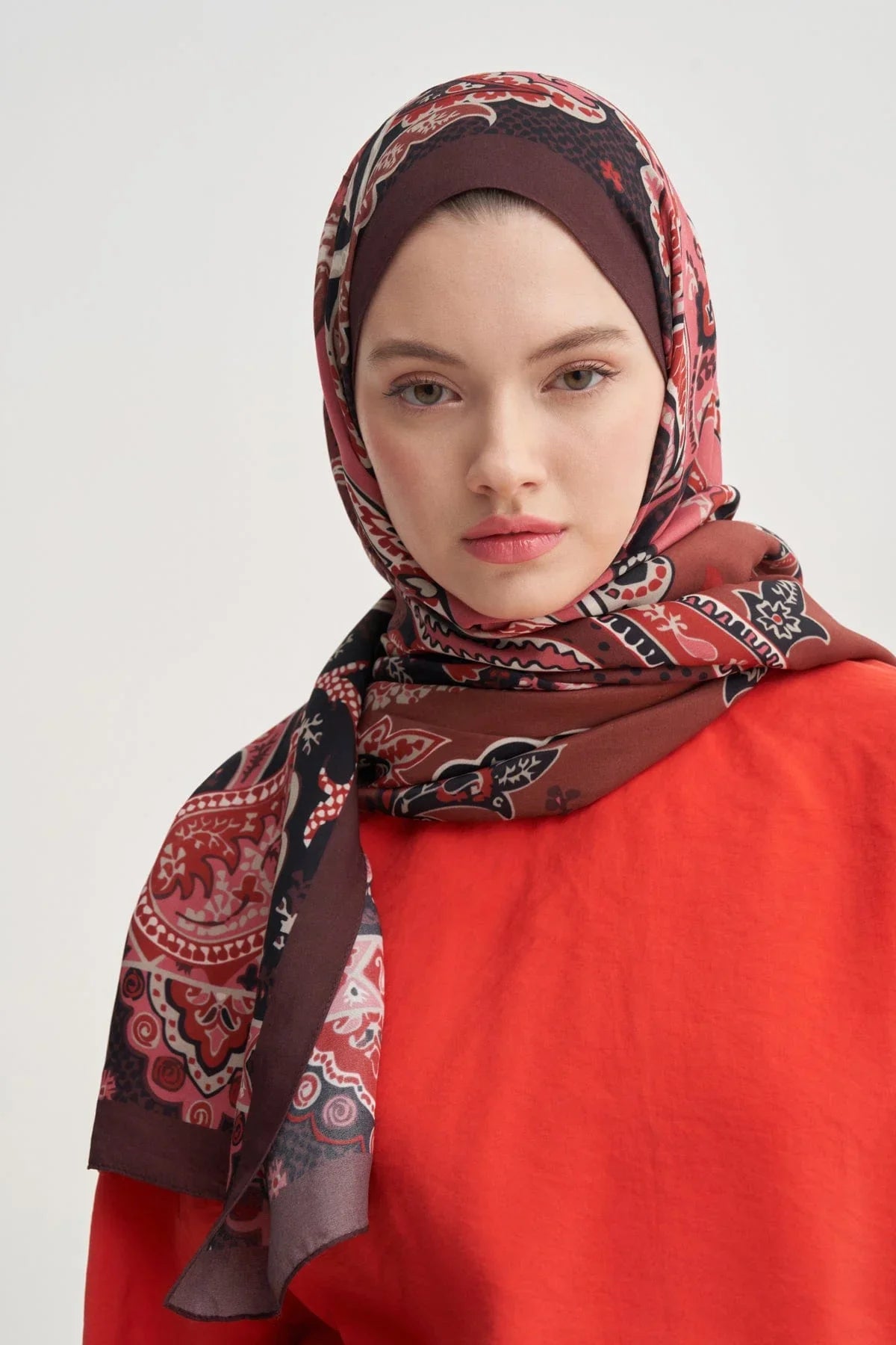 liora-nilla-cotton-scarf-reddish-3333_89c7e6b3-11e7-435f-b903-ba929d9f07dd.jpg