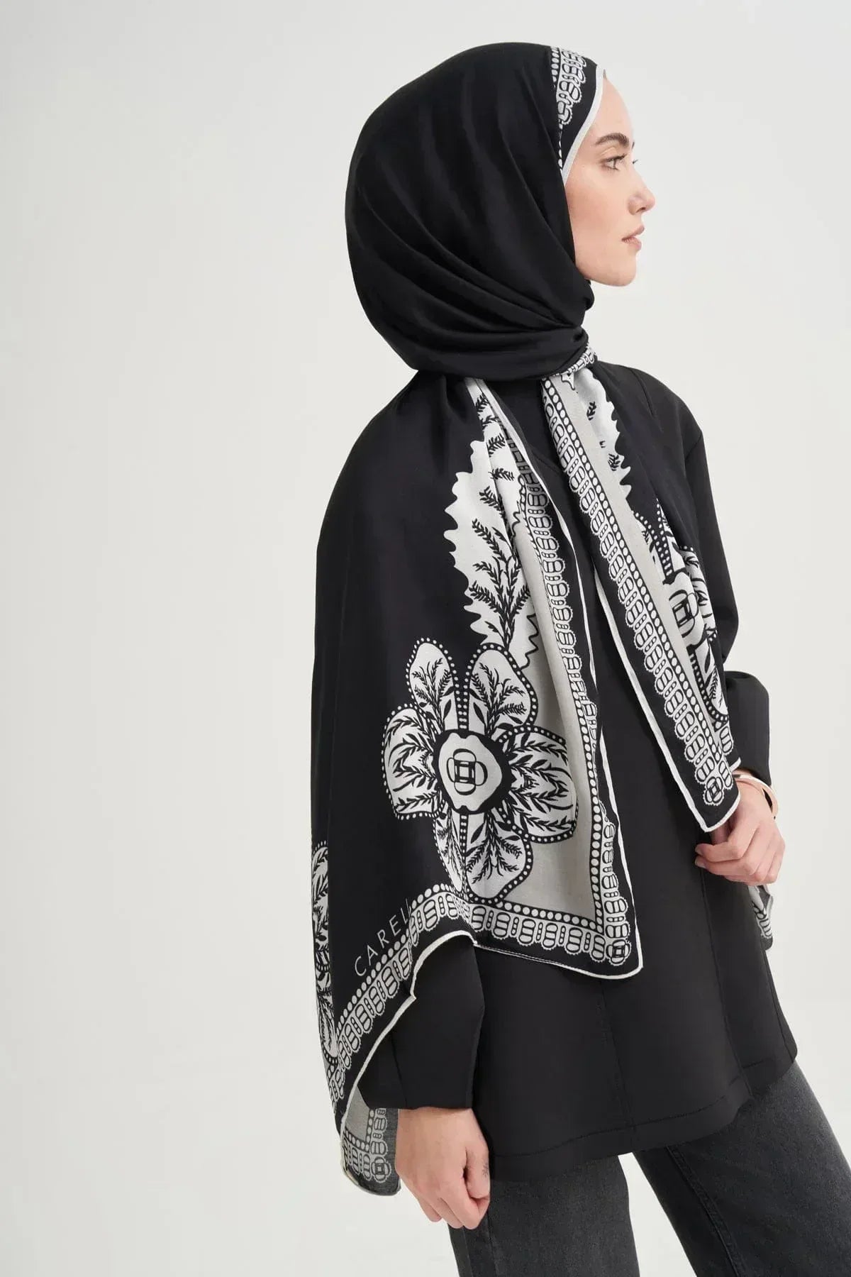 liva-incira-viscose-scarf-black-4398 - Carell Hijab