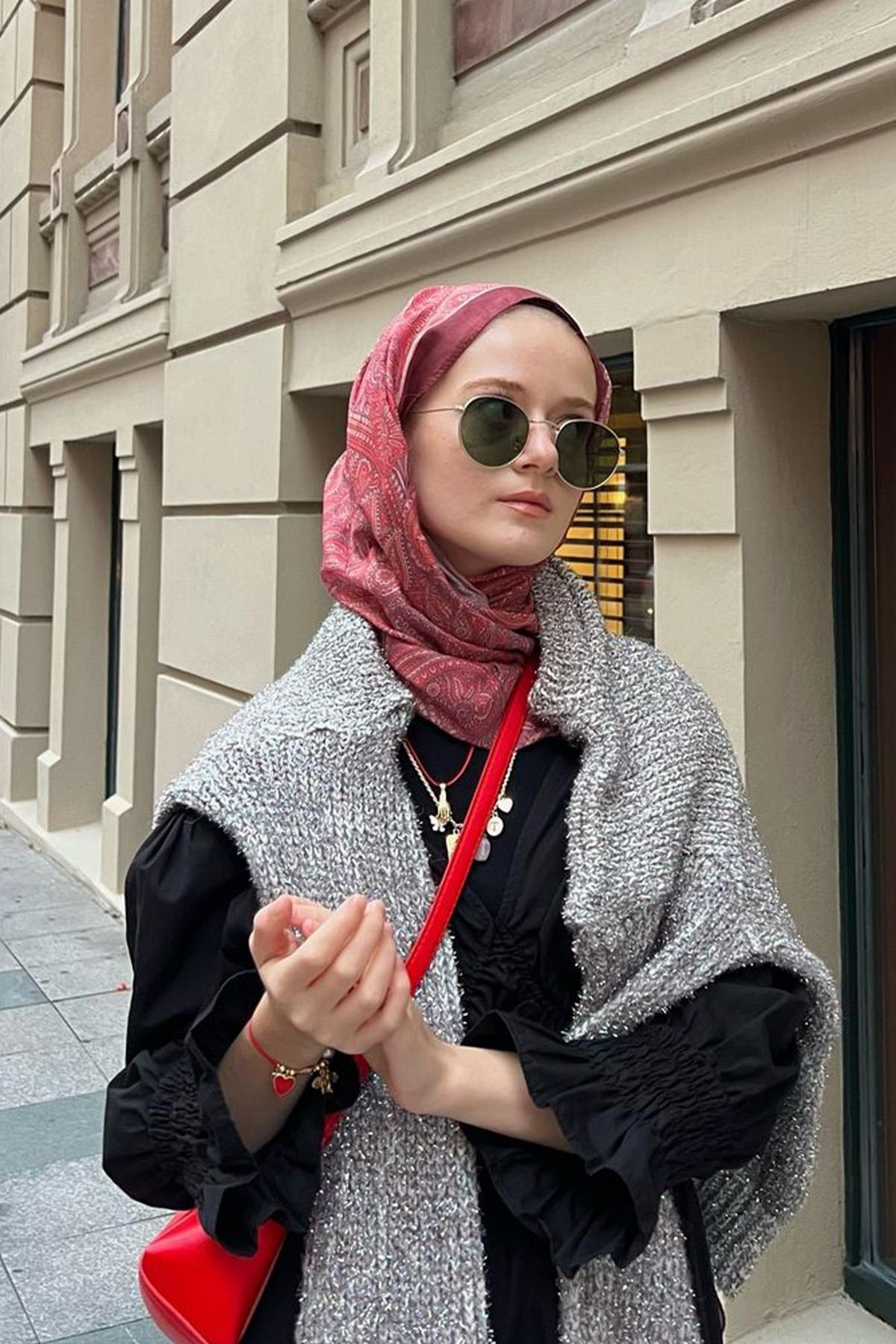 Lunafeur's Choice: Vega Nilla Cotton Scarf Reddish