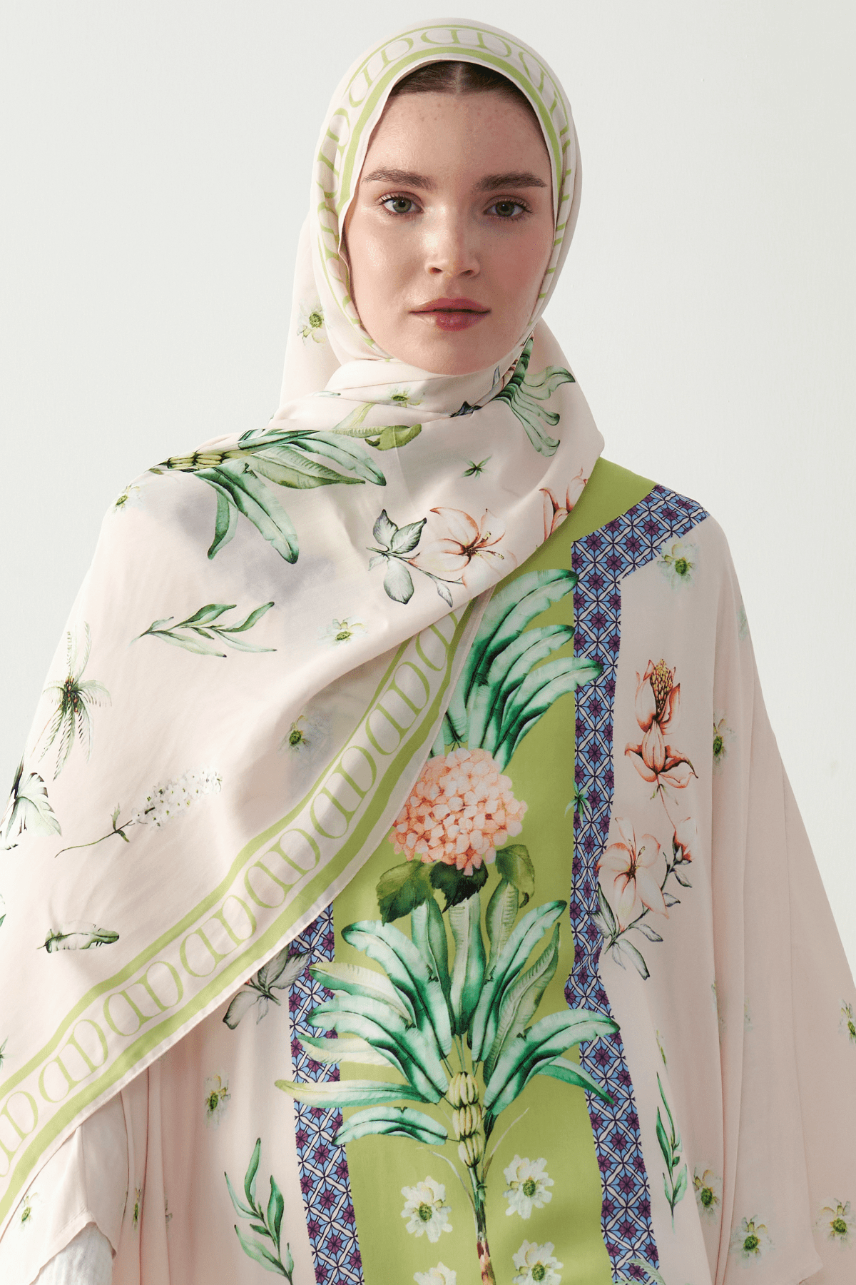 lunara-monogram-viscose-scarf-powder-pink-1050_dfcf096b-ad81-4169-9f82-449ff95ad1f7.png