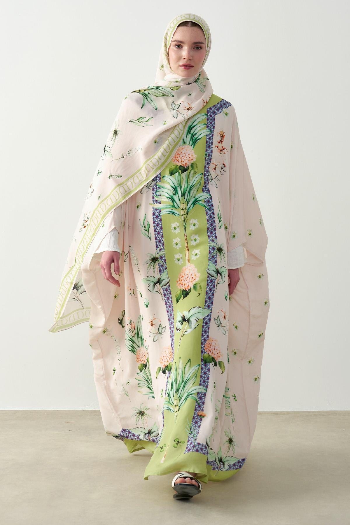 lunara-viscose-kaftan-powder-pink-1612_47ba201b-582a-4609-8cd9-1e6fa6c4b598.jpg