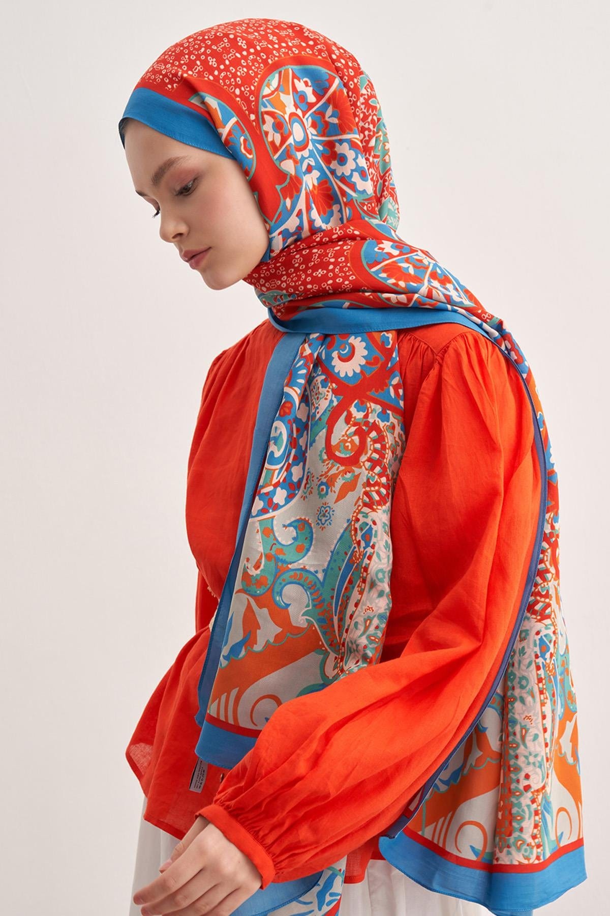 lune-vela-viscose-scarf-blue-2396_a89a3c83-3713-4852-86f9-2ecbcb05effc.jpg