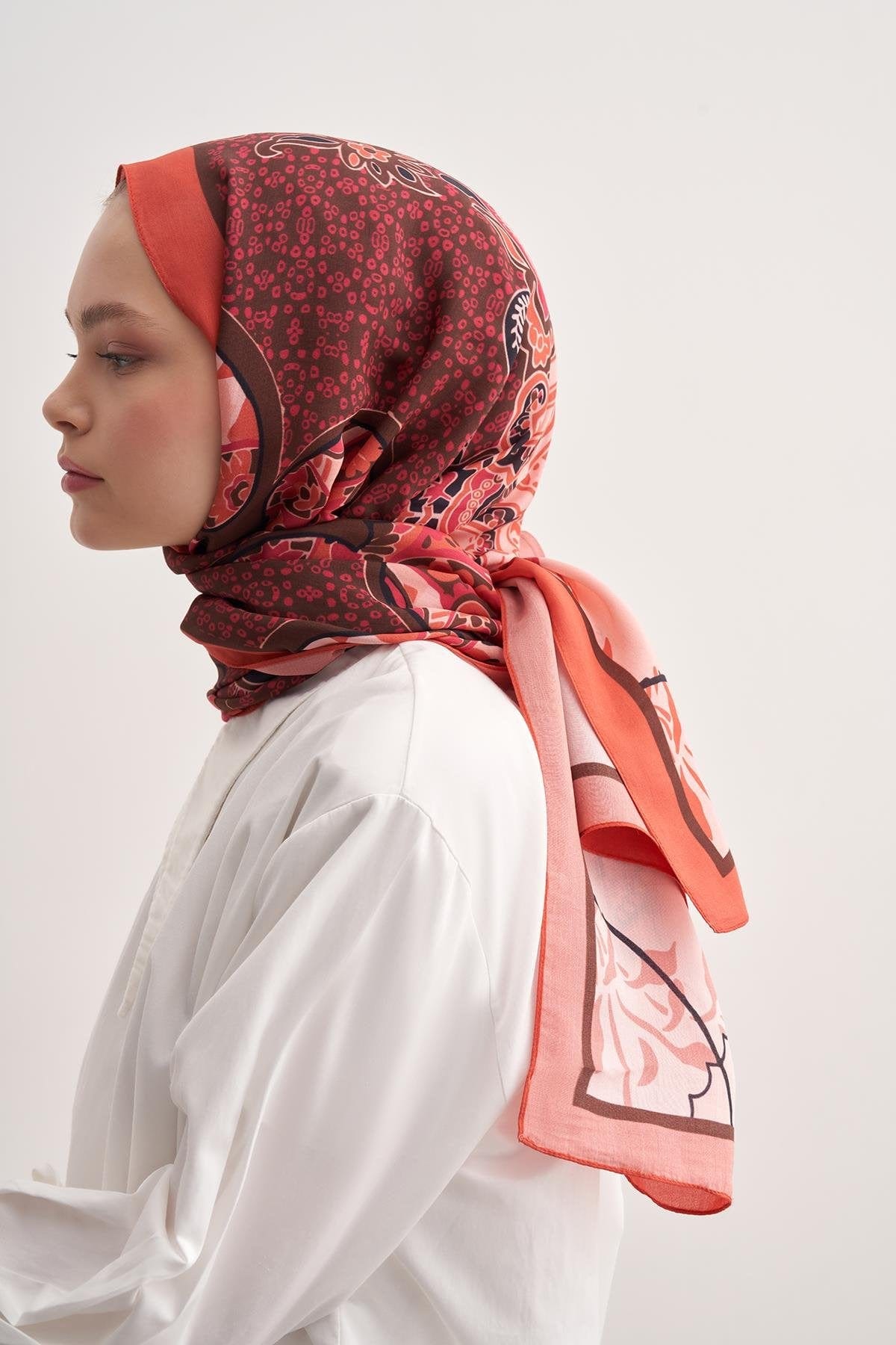 lune-vela-viscose-scarf-coral-2399_8e2a89f0-fe8d-46b2-bc96-90013672dfe8.jpg