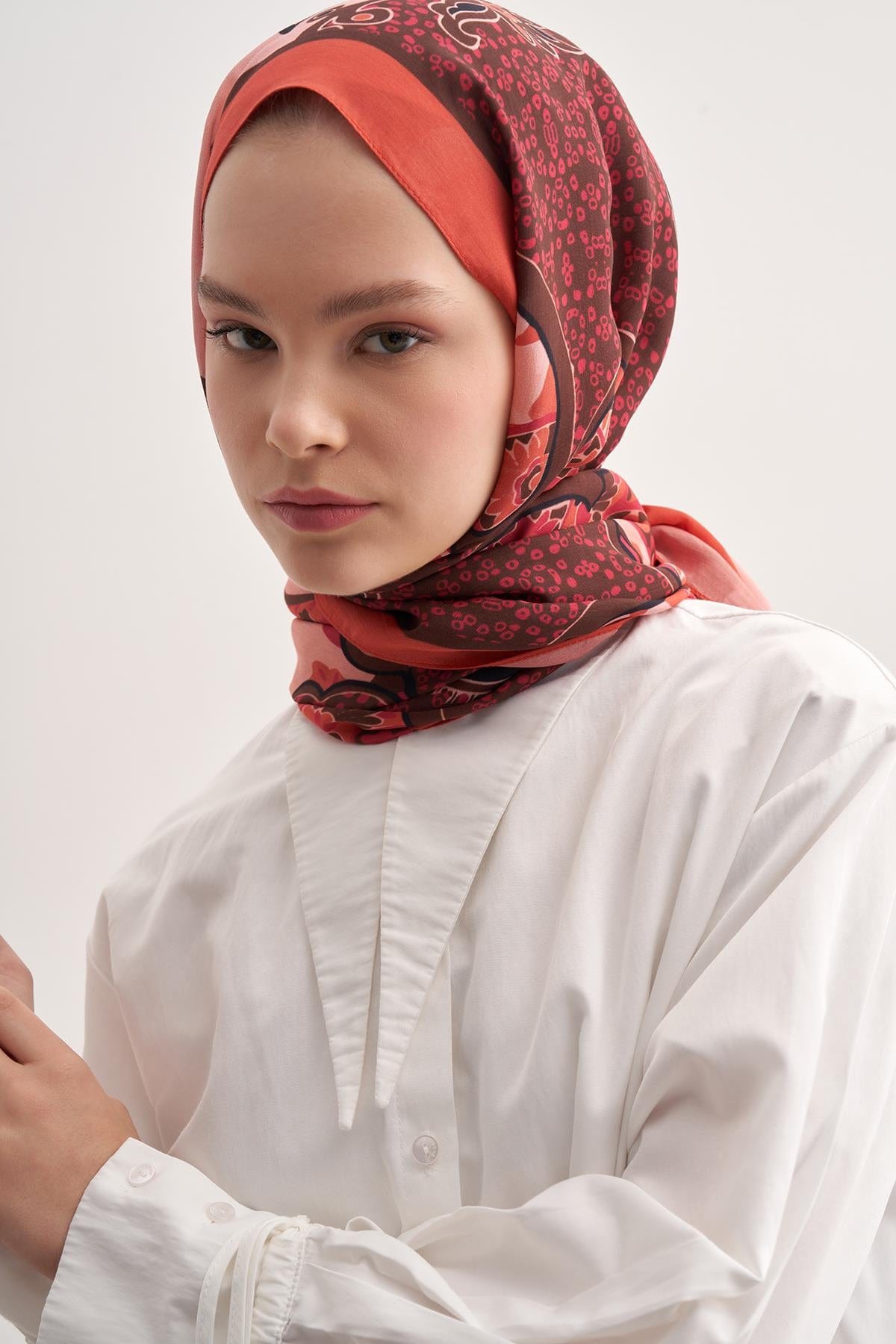 Lune Vela Viscose Scarf Coral