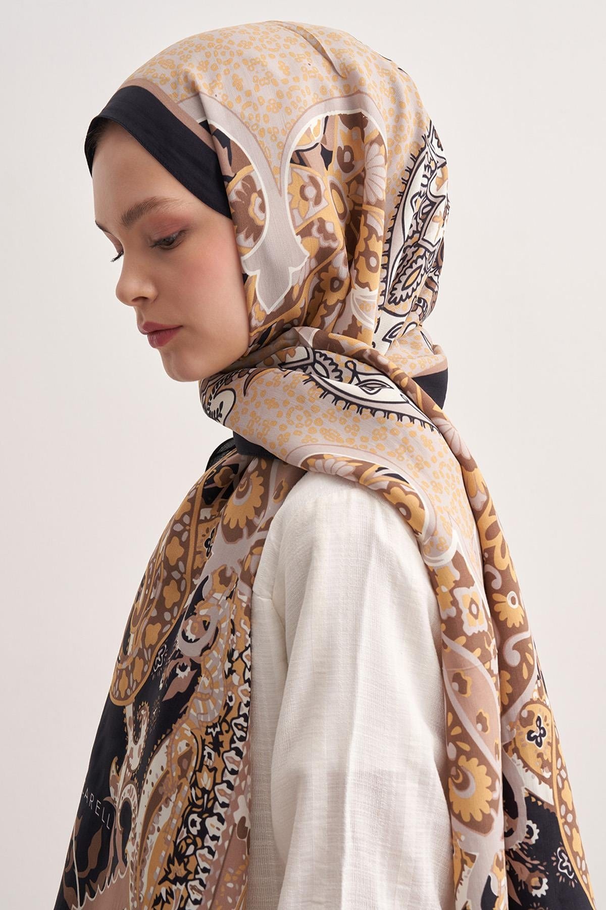 lune-vela-viscose-scarf-mink-2383_e281b6ed-dfd6-42fc-aa7b-66beb9c82b7c.jpg