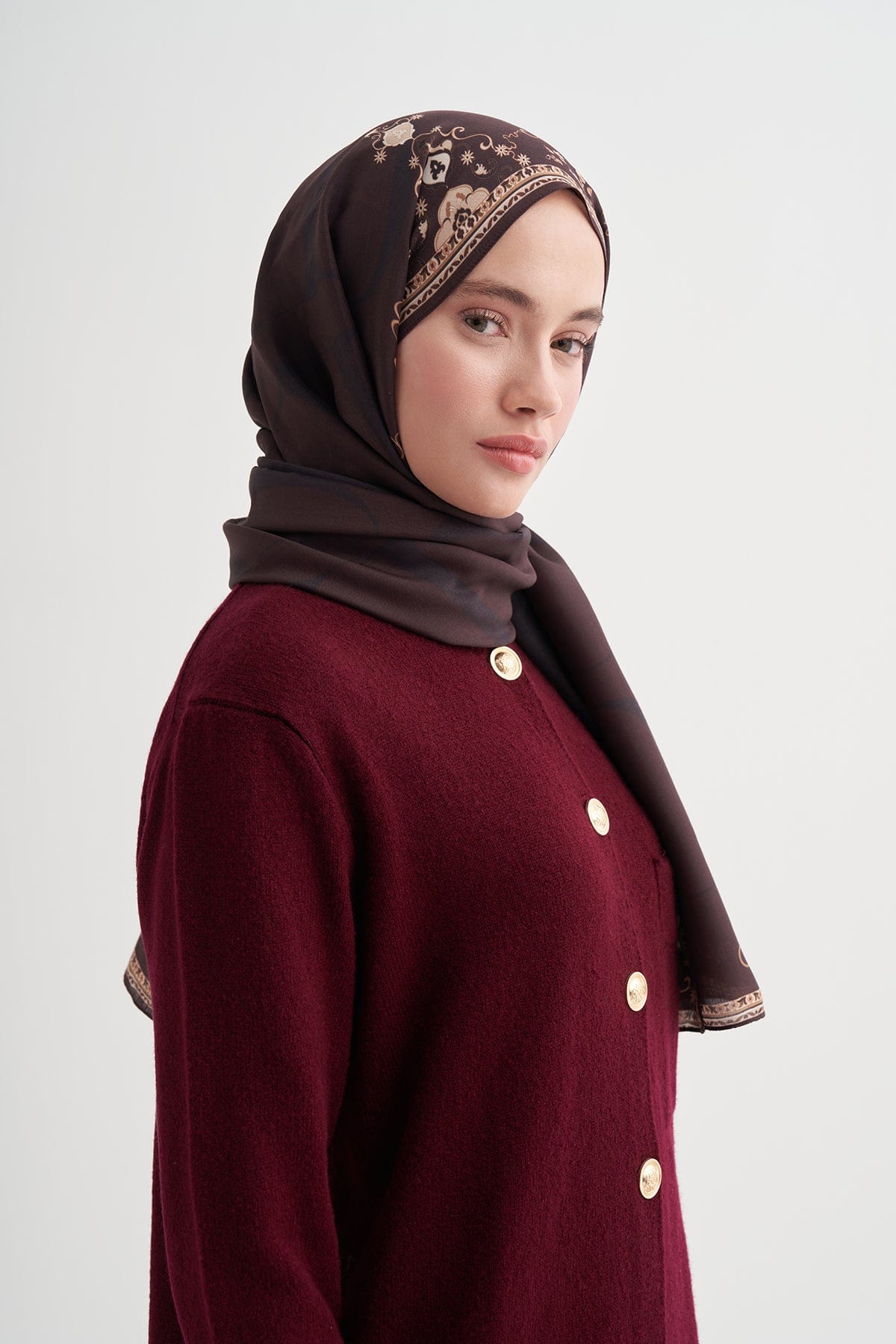 luxe-monogram-viscose-scarf-dark-brown-3921.jpg
