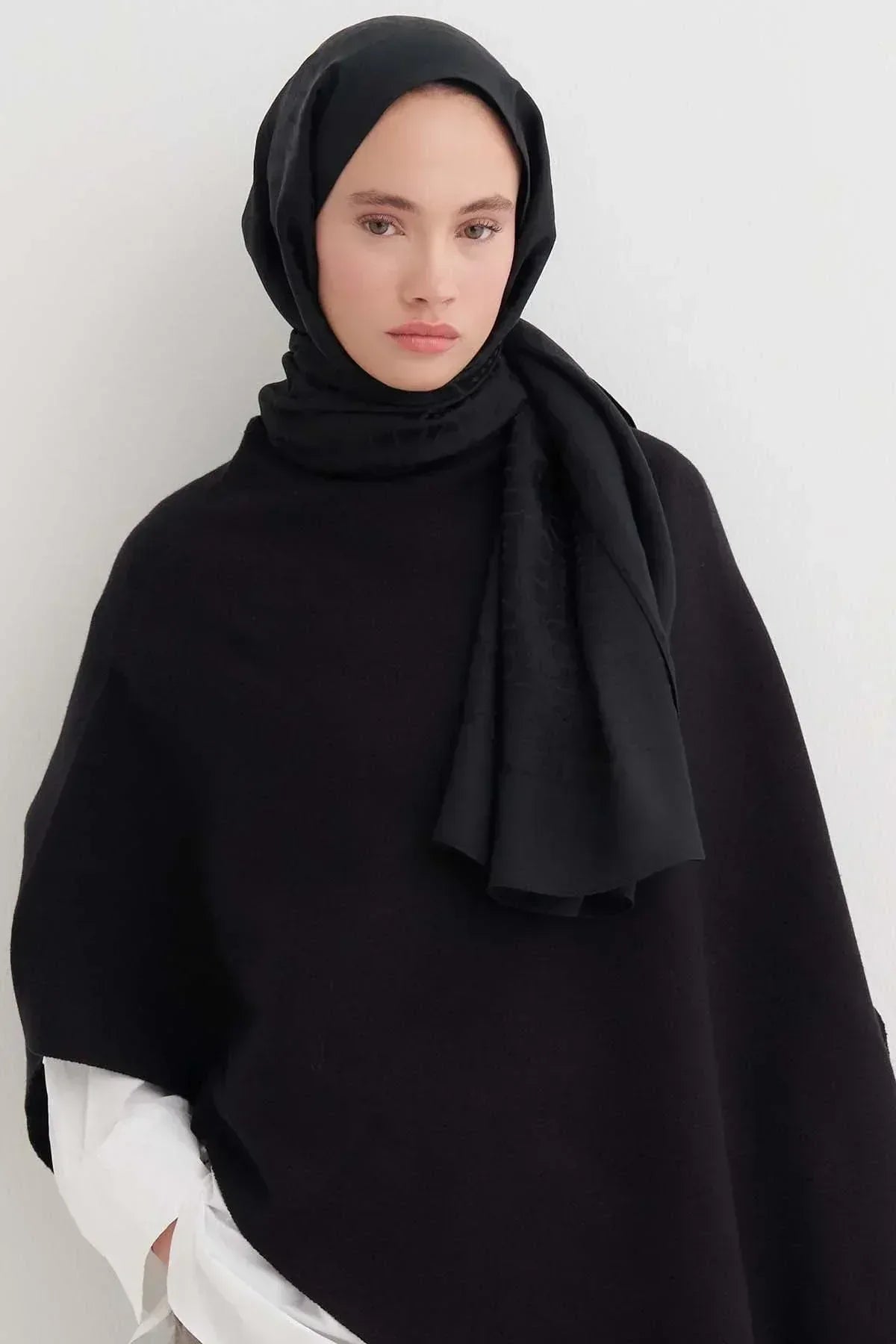Luxe Pattern Liora Cotton Scarf Burgundy - Carell Hijab