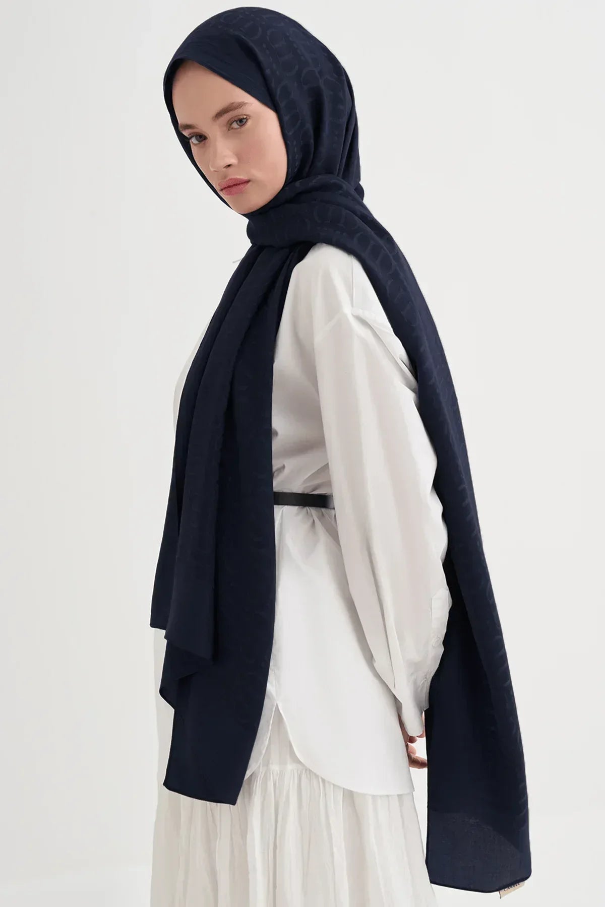 luxe-pattern-liora-cotton-scarf-dark-navy-5436_970c5f4f-5354-4122-8441-be614721c333 - Carell Hijab