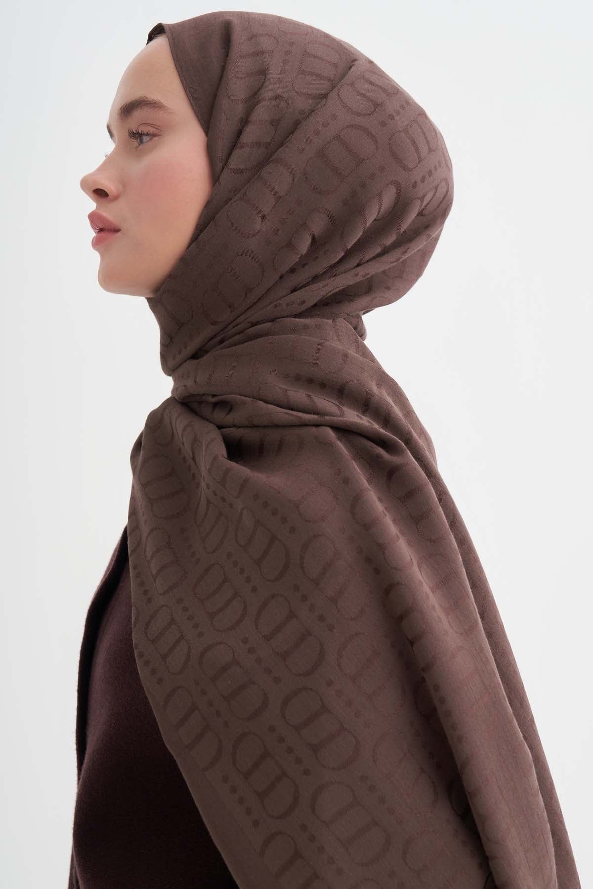 luxe-pattern-liora-cotton-scarf-milk-coffee-3690_8a2ac0a0-cc5f-4ef5-8dda-295df7f0043a.jpg