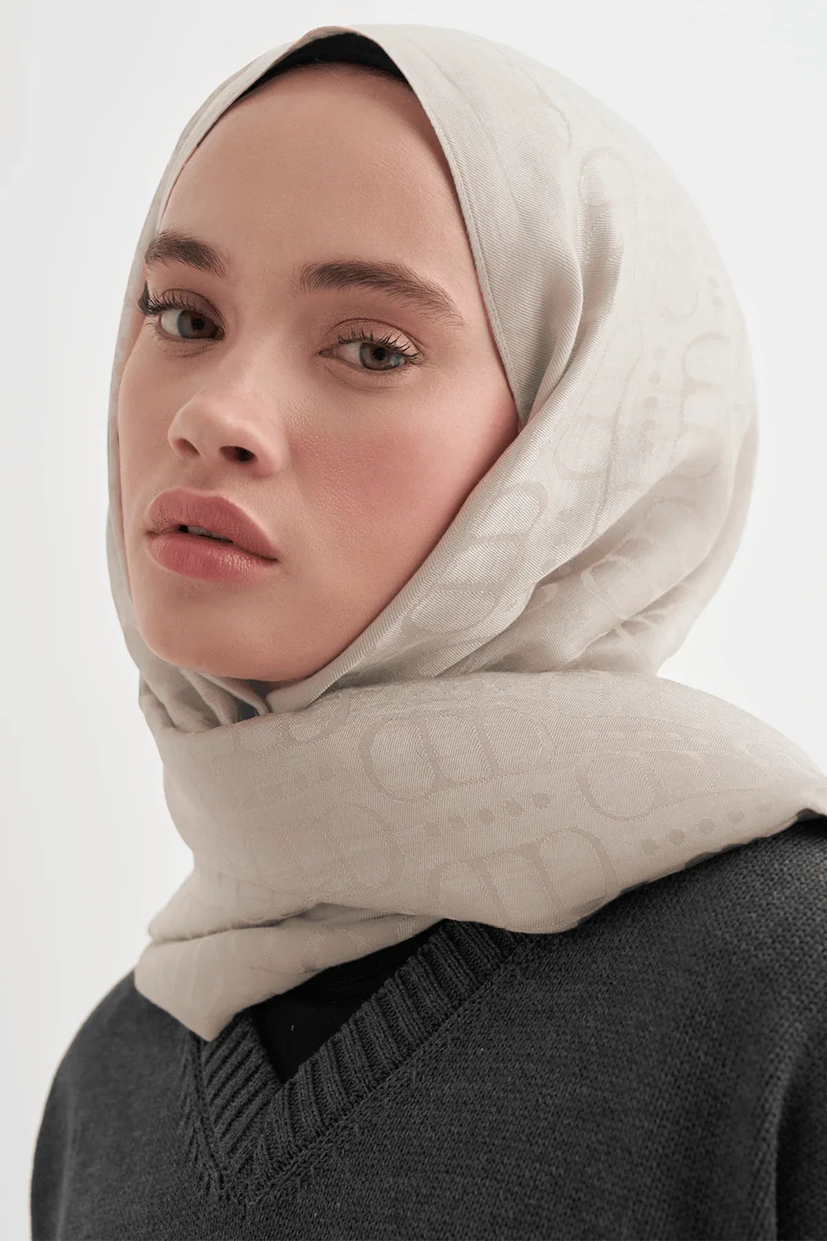 luxe-pattern-liora-cotton-scarf-silver-5509 - Carell Hijab
