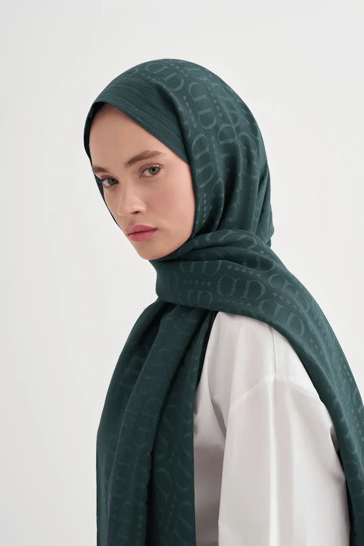 luxe-pattern-liora-cotton-shawl-oil-5440 - Carell Hijab