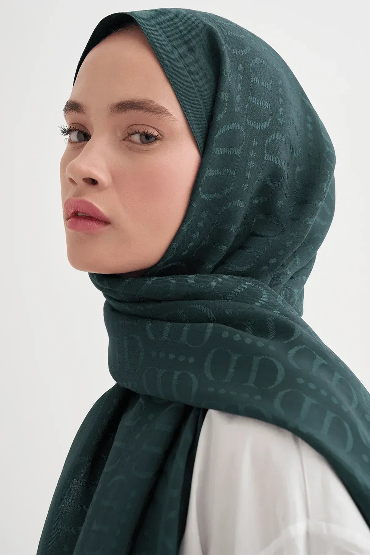 luxe-pattern-liora-cotton-shawl-oil-5441 - Carell Hijab