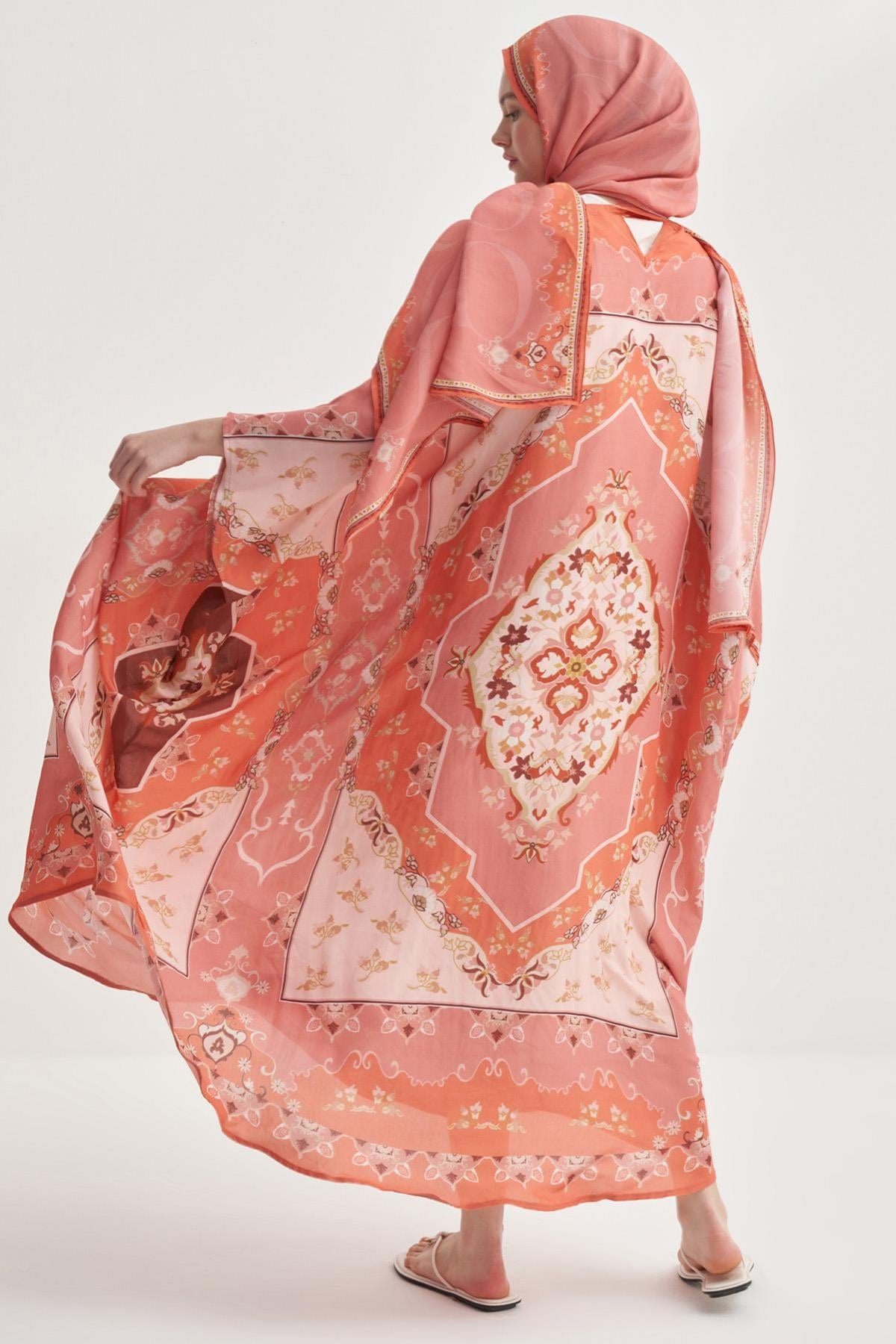 maknesa-viscose-kaftan-coral-1560_a0dbdf9f-4717-4759-84a4-b391005c43b7.jpg
