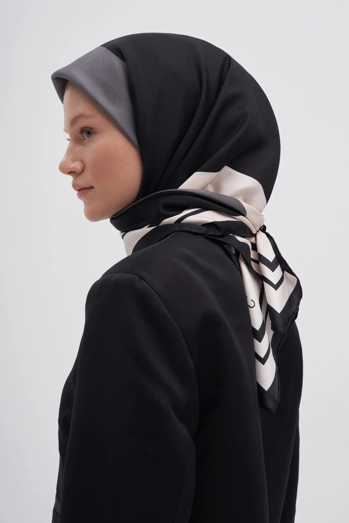 manesa-black-mulbary-square-scarf-173.jpg