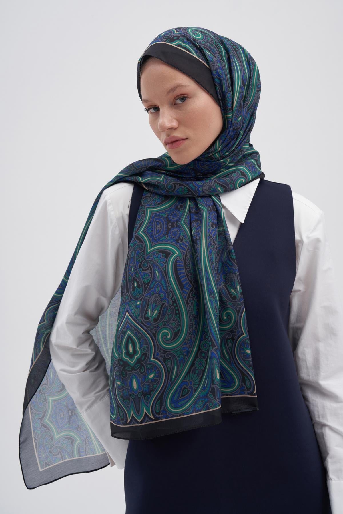 marbella-nilla-cotton-scarf-ocean-3307_00e323e4-8f8c-4309-b294-69042d22ea13.jpg