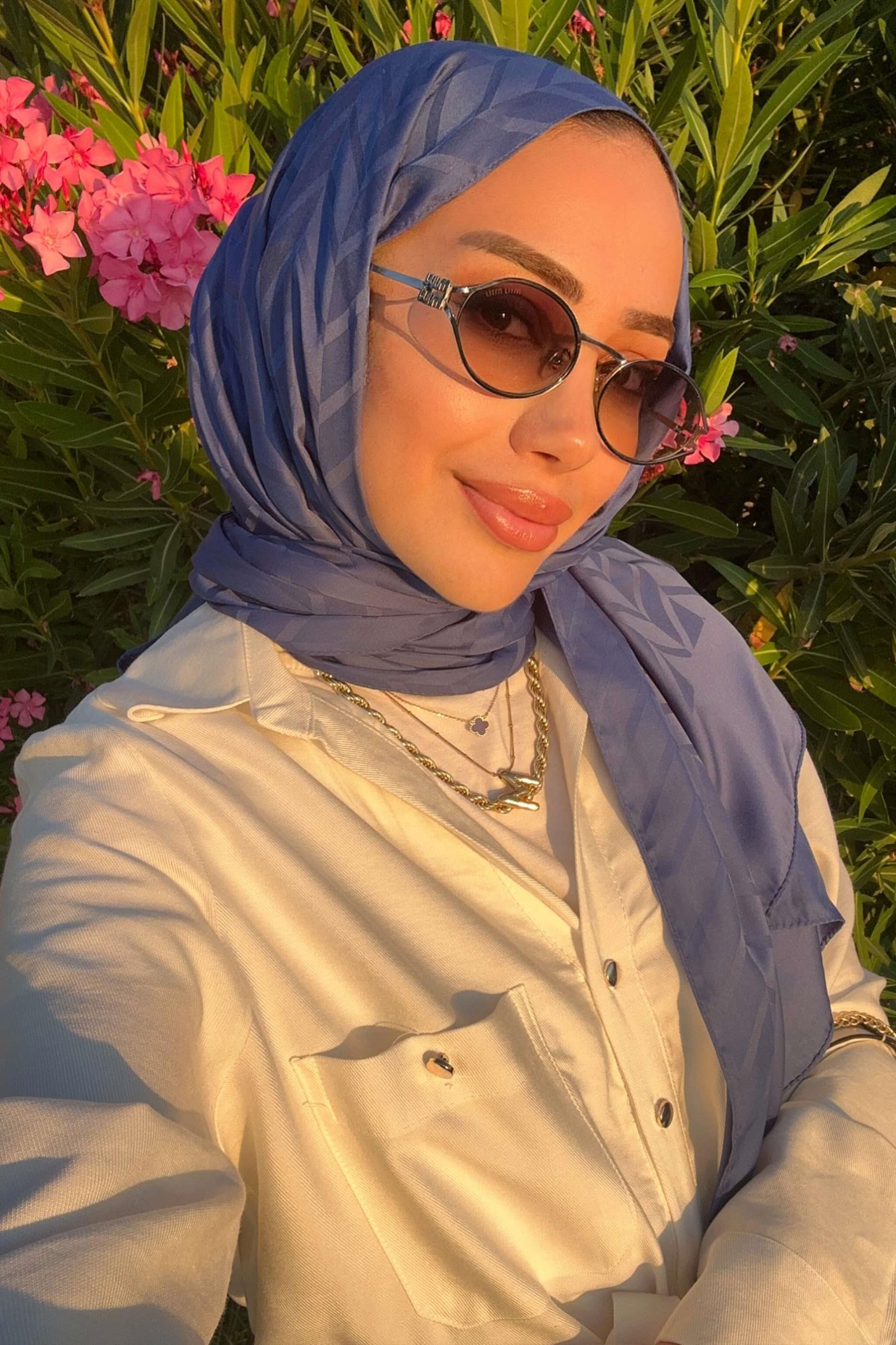 merve-aydin-s-choice-diamond-pattern-cotton-silk-scarf-with-denim-blue-2416.jpg